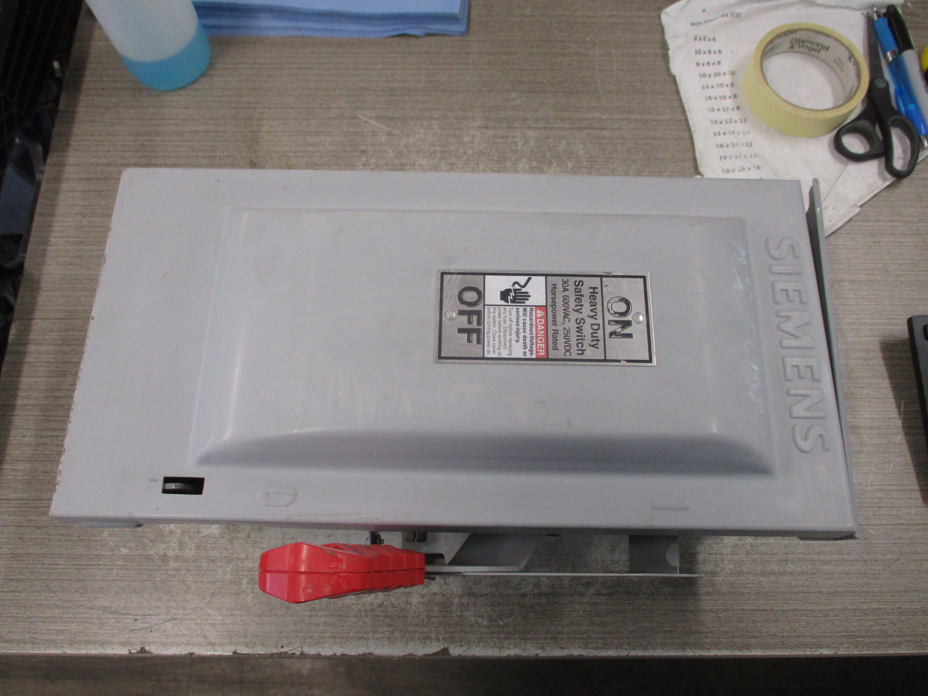 Siemens 3R Fusible Safety Switch/Disconnect HF361R 30A 600V 3P Used