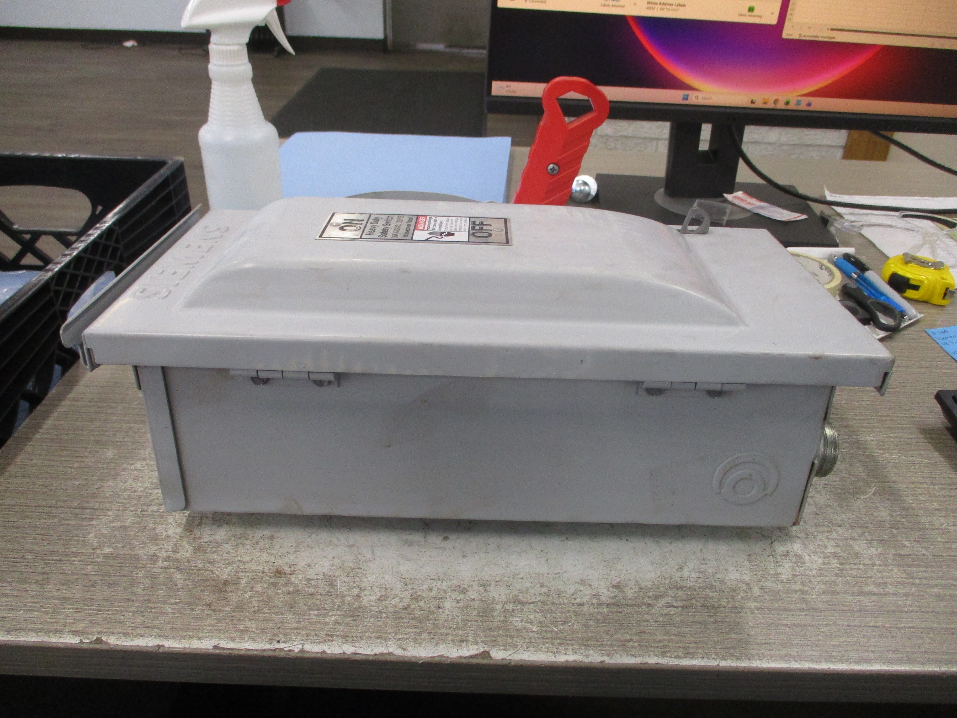 Siemens 3R Fusible Safety Switch/Disconnect HF361R 30A 600V 3P Used