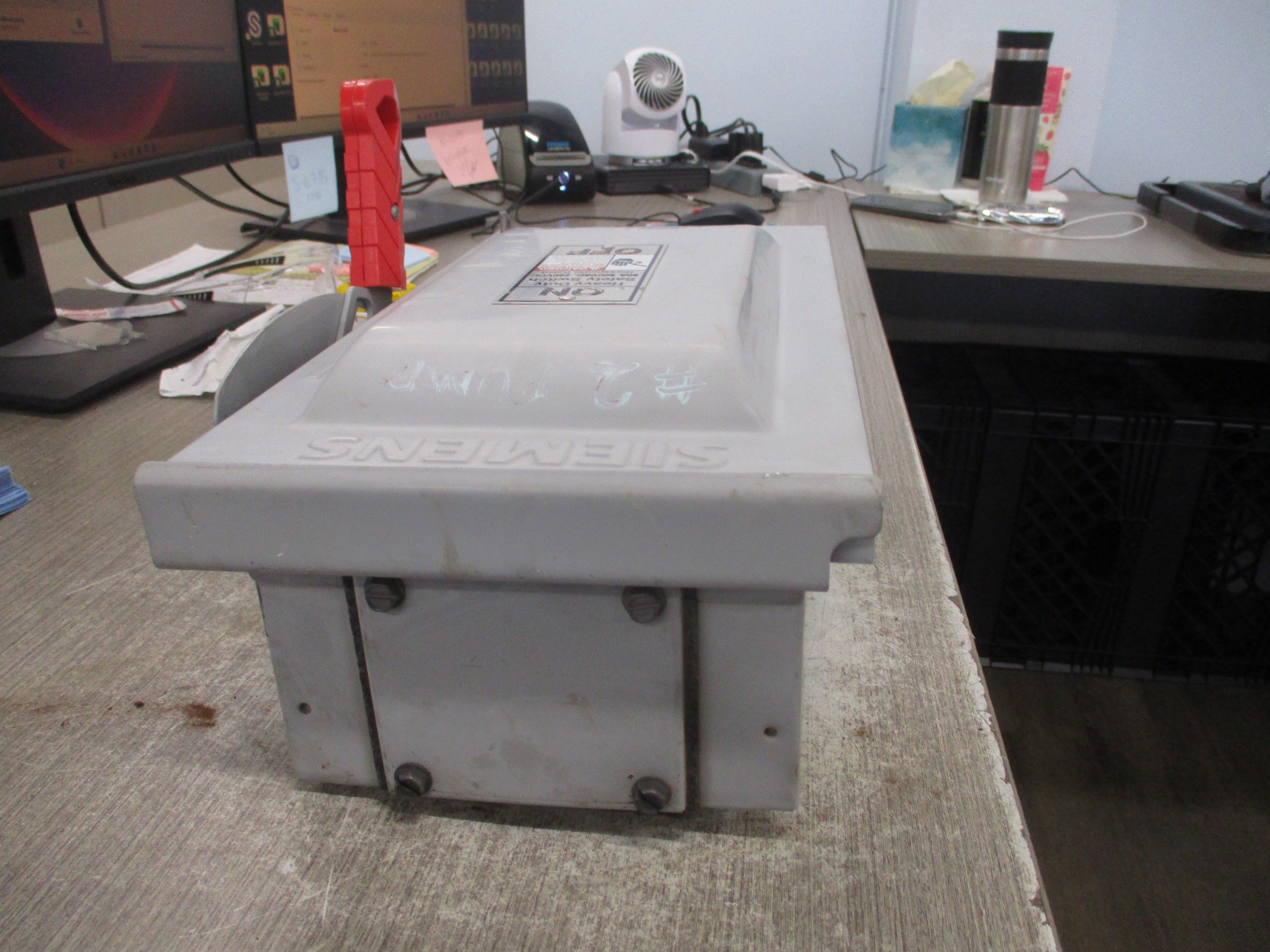 Siemens 3R Fusible Safety Switch/Disconnect HF361R 30A 600V 3P Used