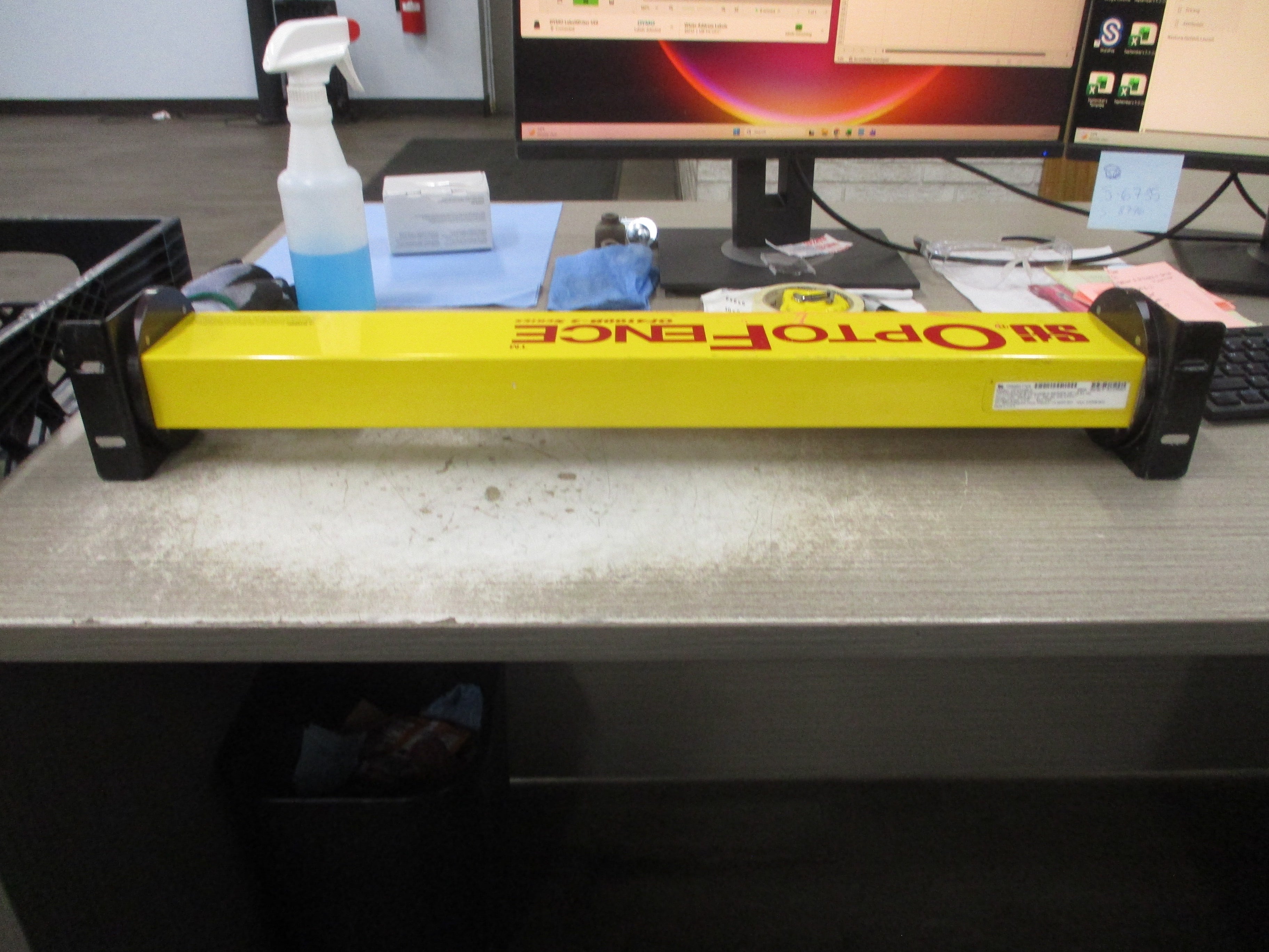 Sti Optofence-B OF4100B-2 Series Transmitter OF4124B-2 Length: 24" Used
