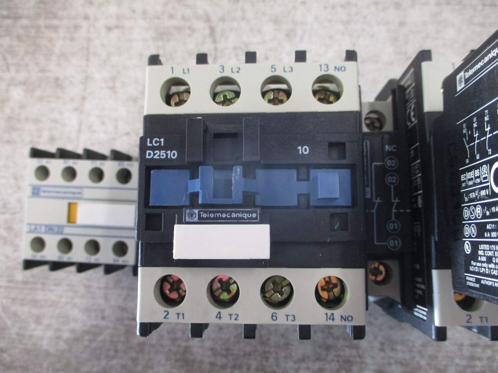Telemecanique Reversing Contactor LC1 D2510 120V Coil 40A 600V (2) Aux Contact B
