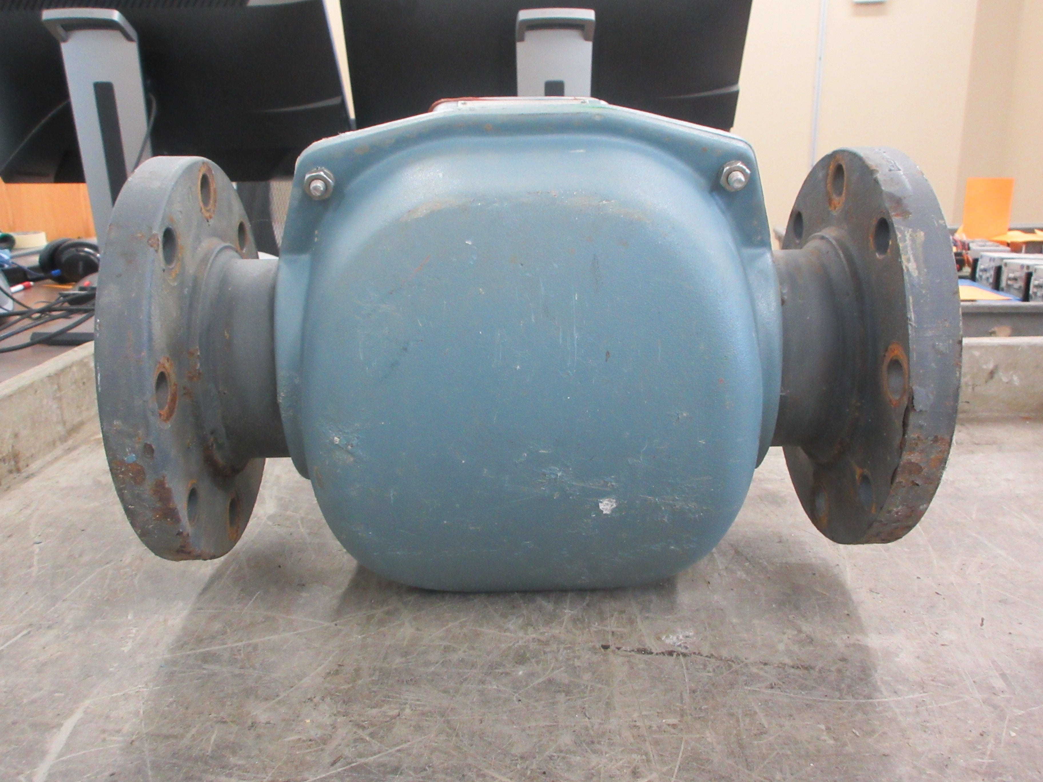 Foxboro 8300 Magnetic Flow Tube 8304-SABA-ASJ-NFGZ-S Electrodes: 316 SS Used