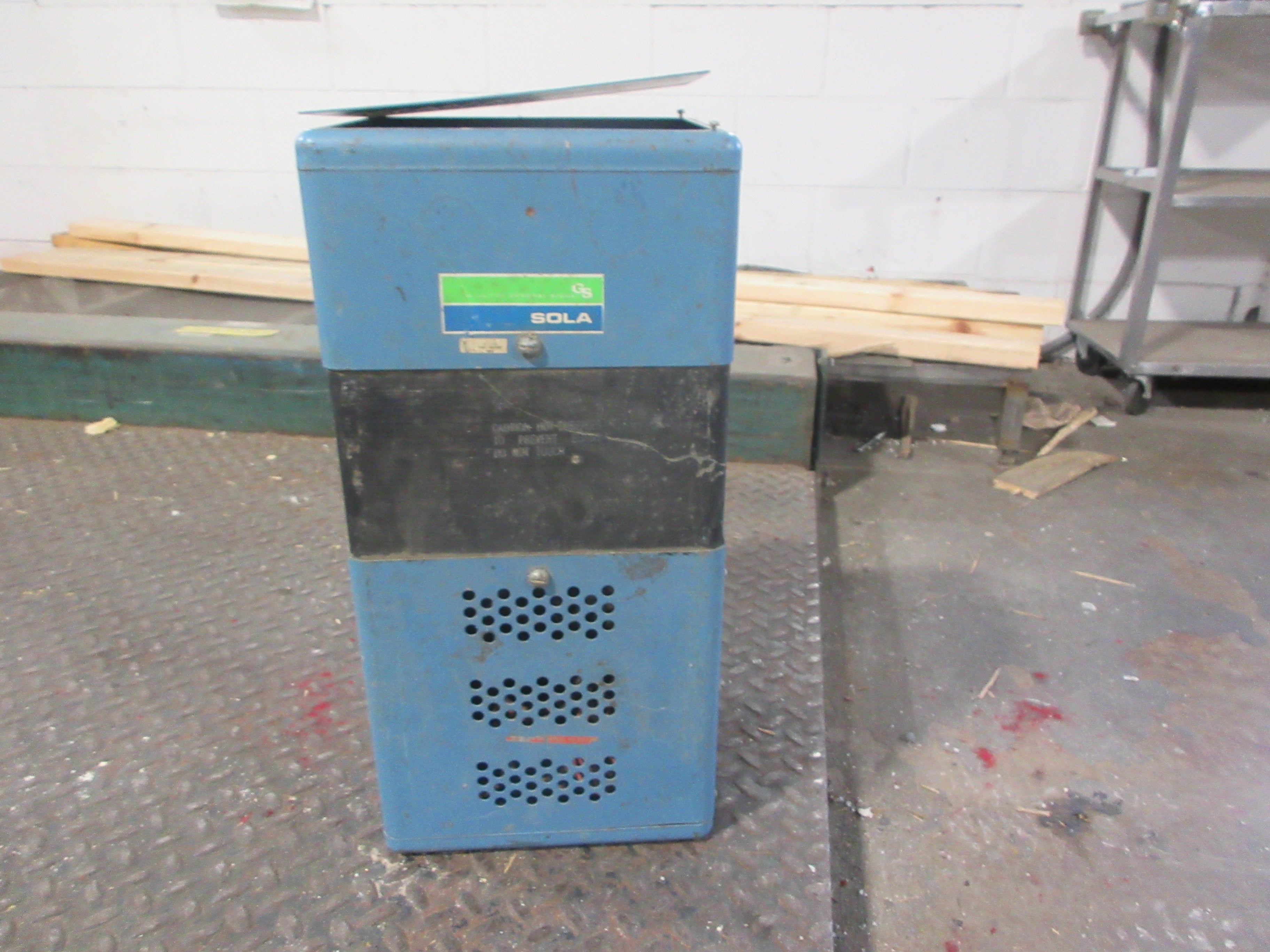 Sola Constant Voltage Transformer 63-25-230-3 3000VA Used