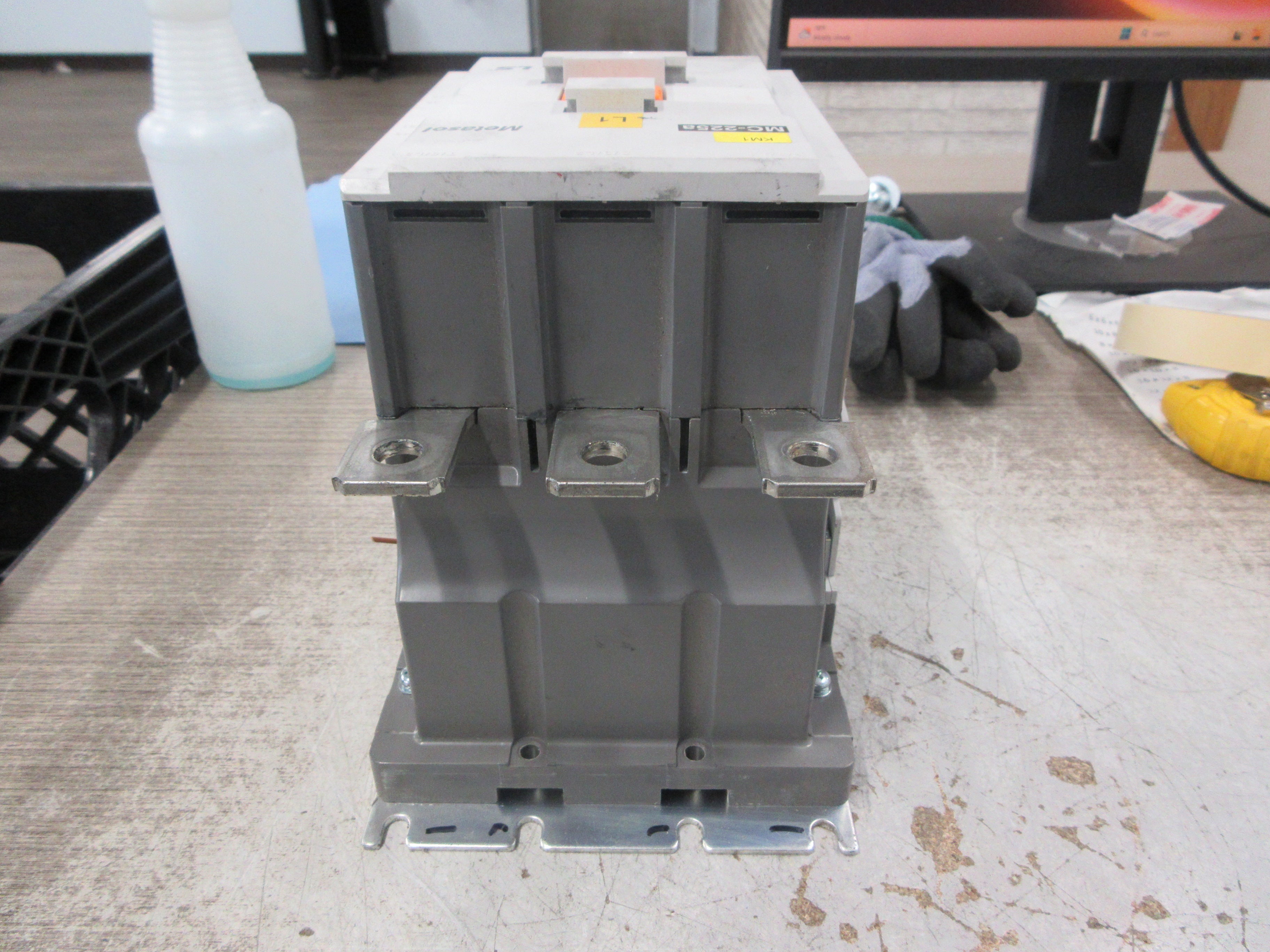 LS Metasol Contactor MC-225a 24-25VAC/24VDC Coil 350A 600V Used
