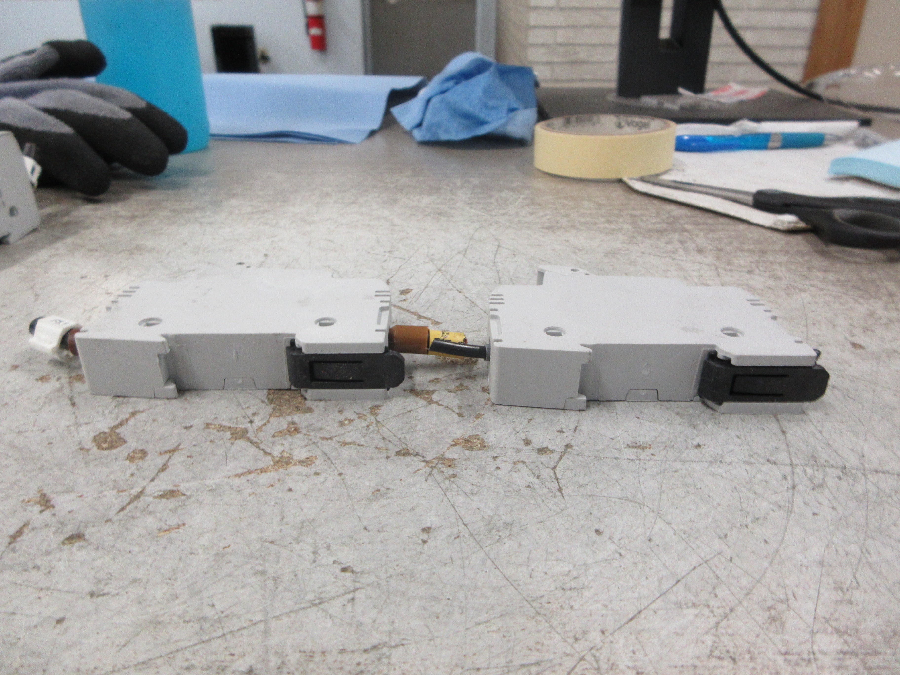 dF Fuseholder 485150 32A 1000VDC 1P *Lot of 2* Used