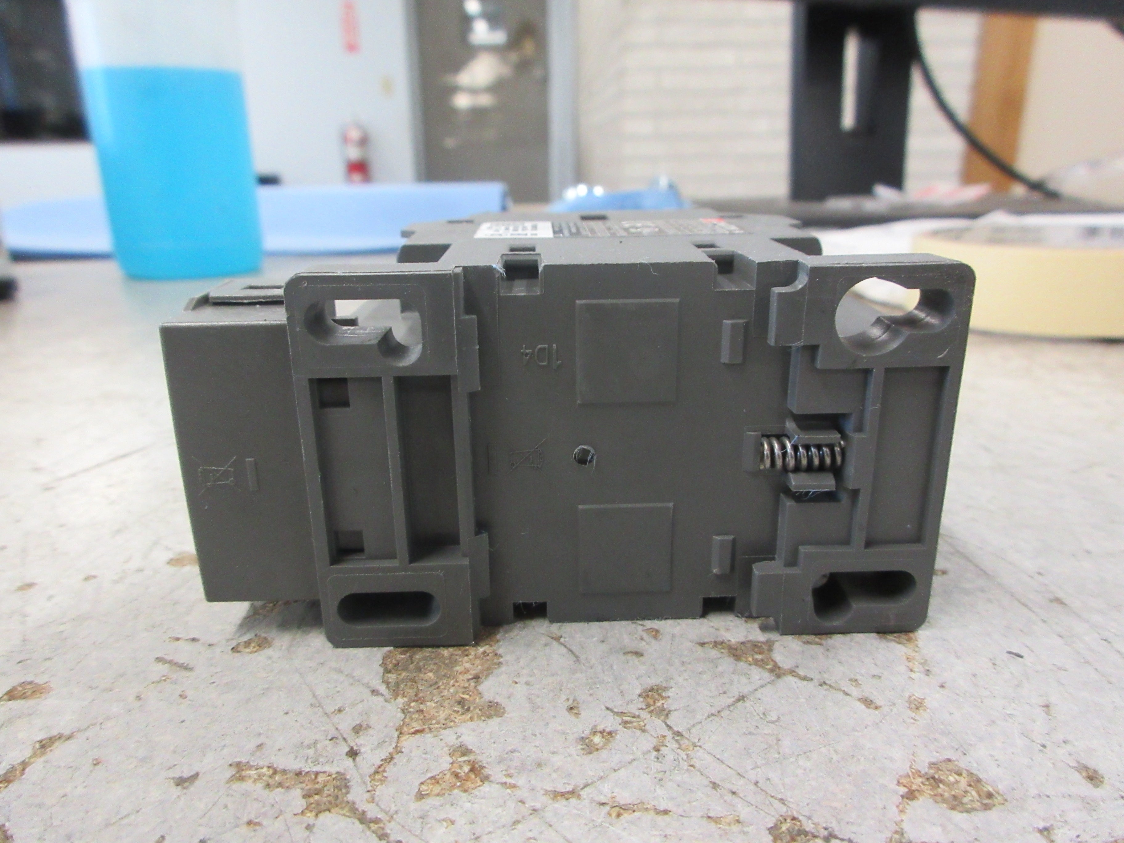 LS Metasol Size 00 Contactor MC-9b 230V Coil 25A 600V W/Surge Suppressor Used