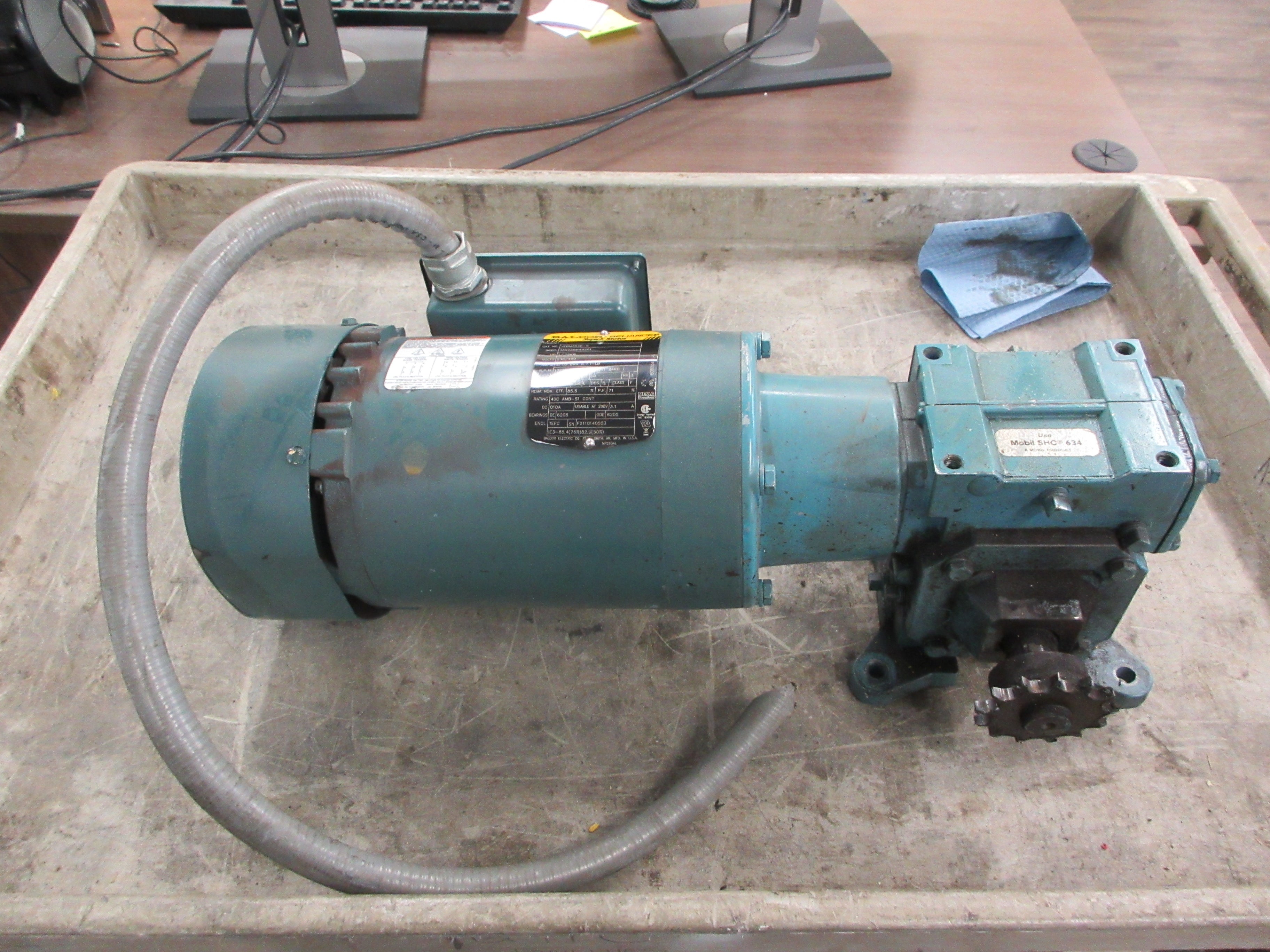 Baldor / Electra-Gear Gearmotor VEBM3546-S / ABC21C525N/F 1HP Used