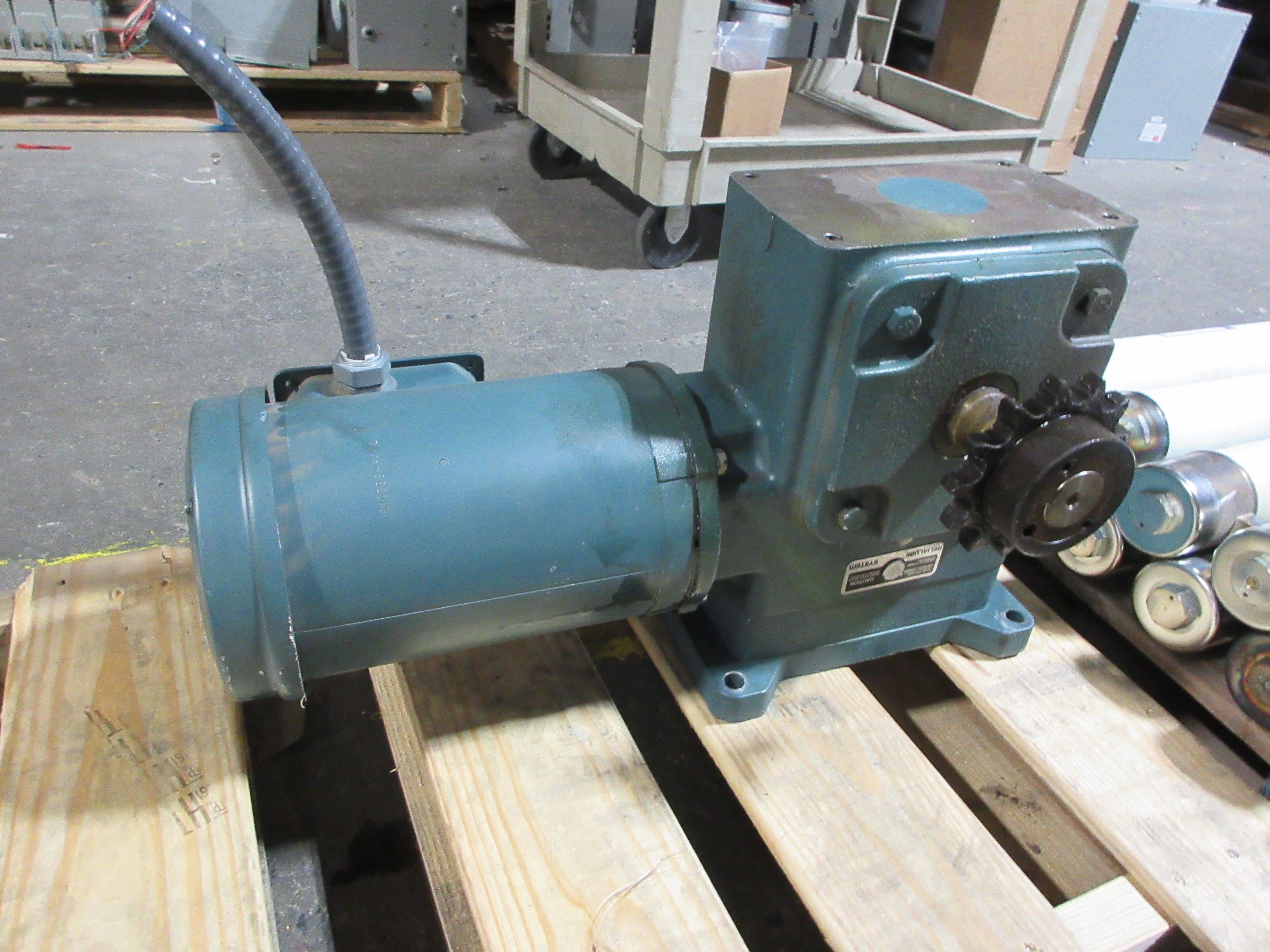 Dodge / Reliance Gearmotor MR94629 N BD / P14G9257T 1.5HP 1725RPM Motor Used