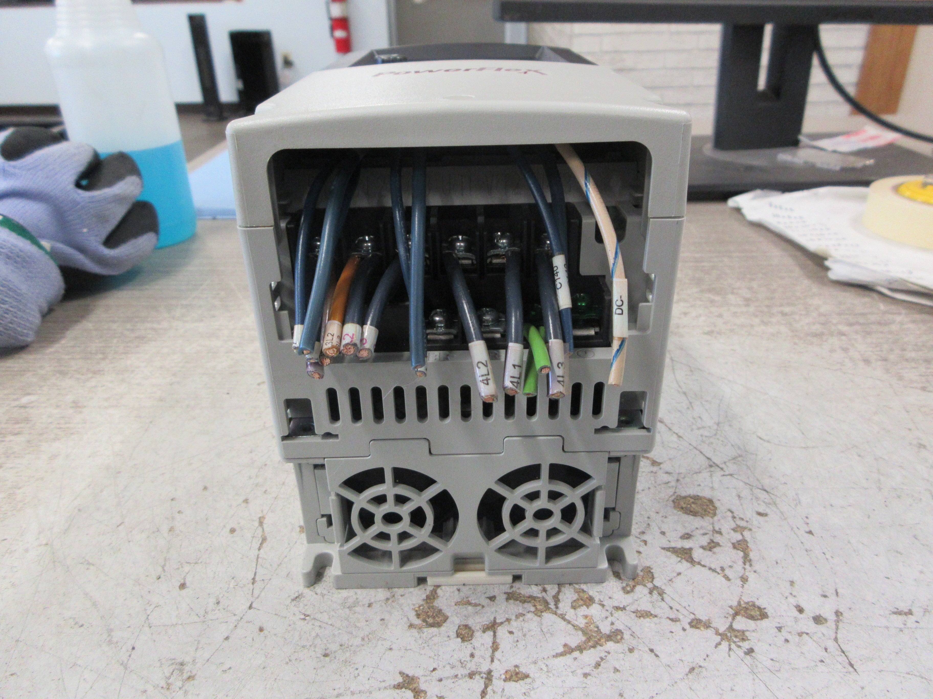 Allen-Bradley PowerFlex 4 AC Drive 22A-D8P7N104 Ser. A F/W: 7.02 5HP 3Ph Used