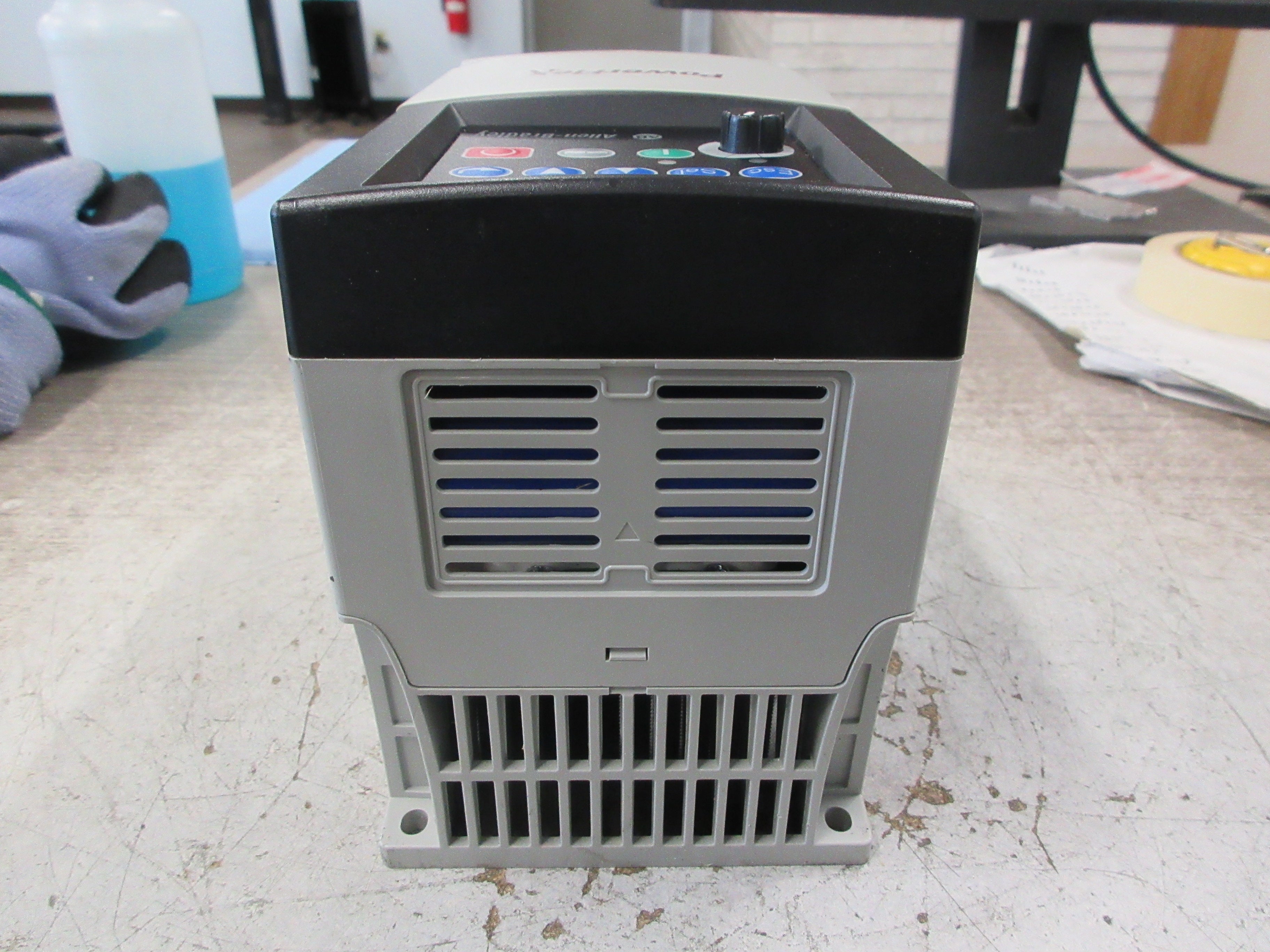 Allen-Bradley PowerFlex 4 AC Drive 22A-D8P7N104 Ser. A F/W: 7.02 5HP 3Ph Used