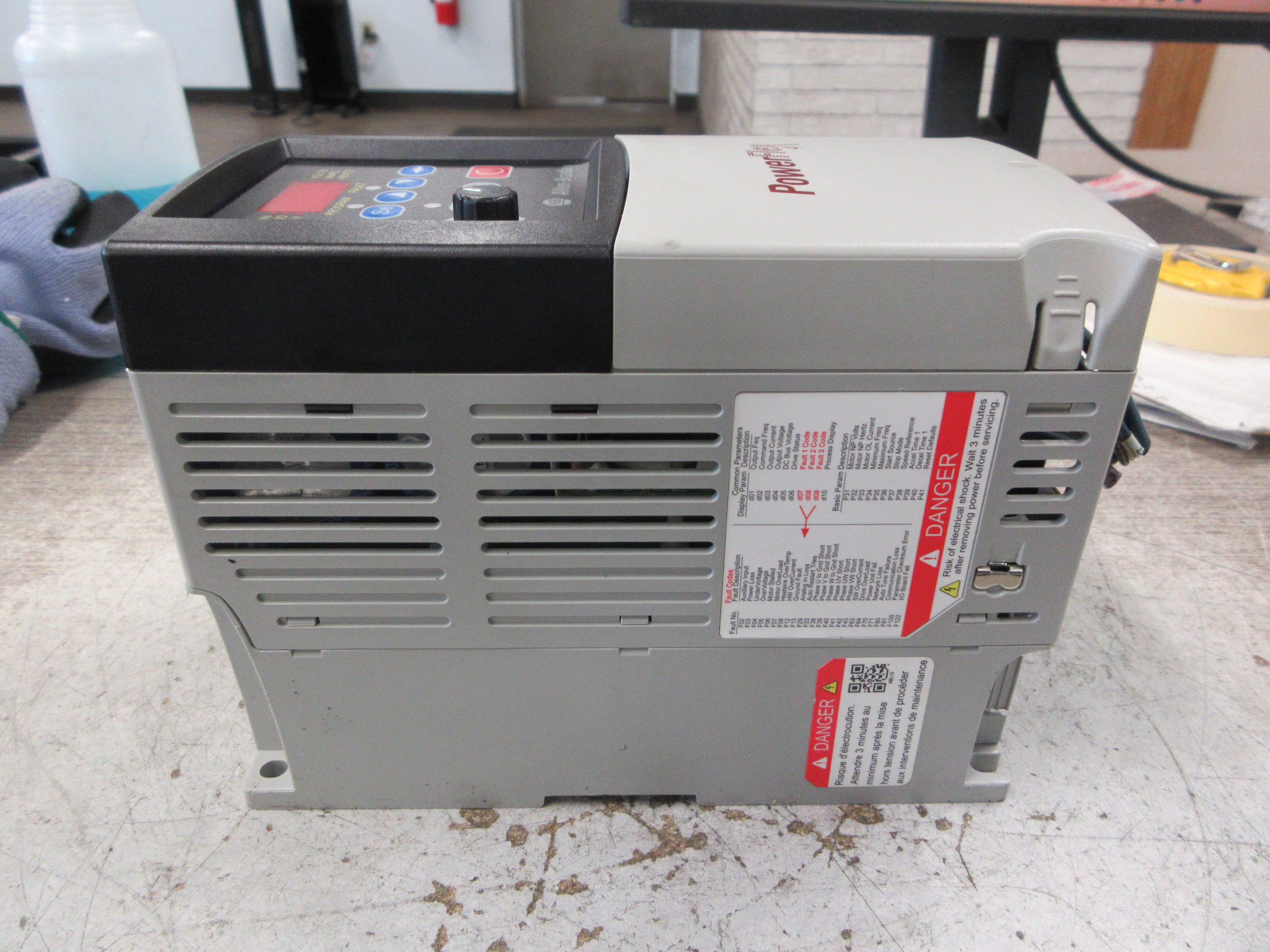 Allen-Bradley PowerFlex 4 AC Drive 22A-D8P7N104 Ser. A F/W: 7.02 5HP 3Ph Used