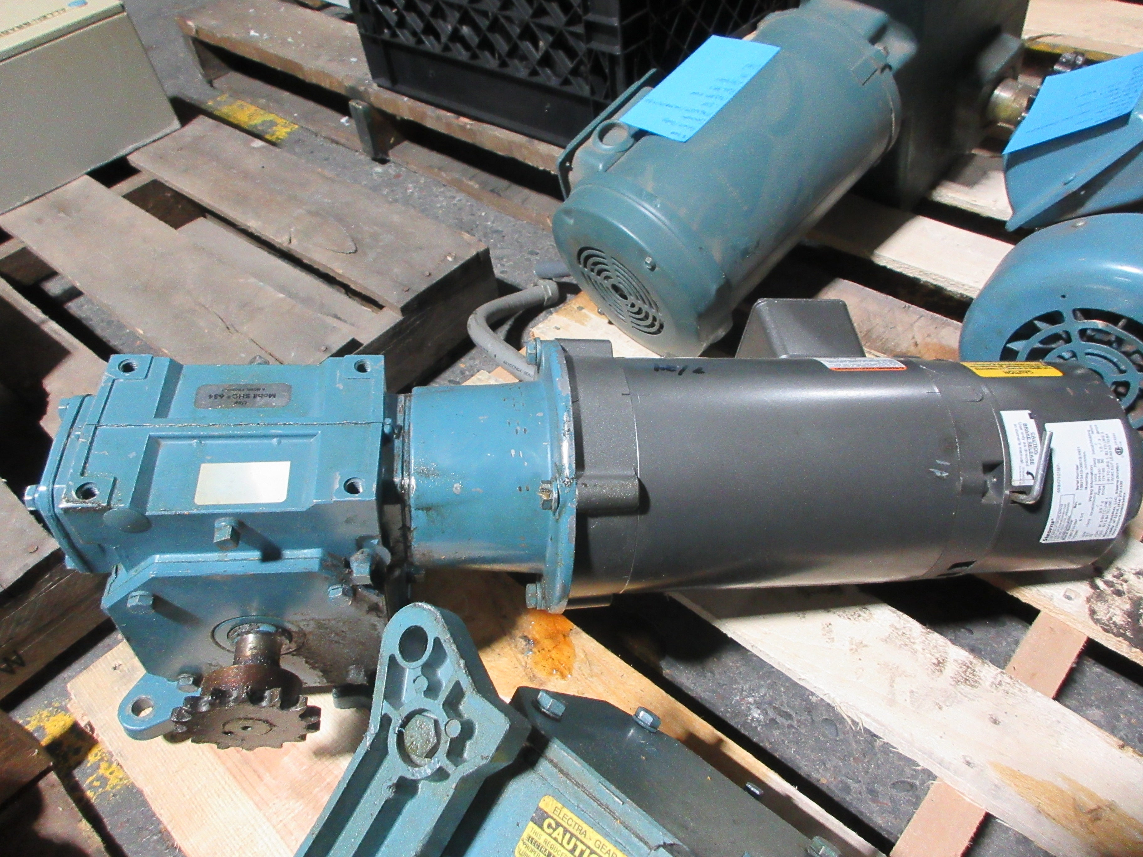 Baldor / Electra-Gear Gearmotor W/Brake VBM3542 / ABC26C540LE/F 0.75HP Used