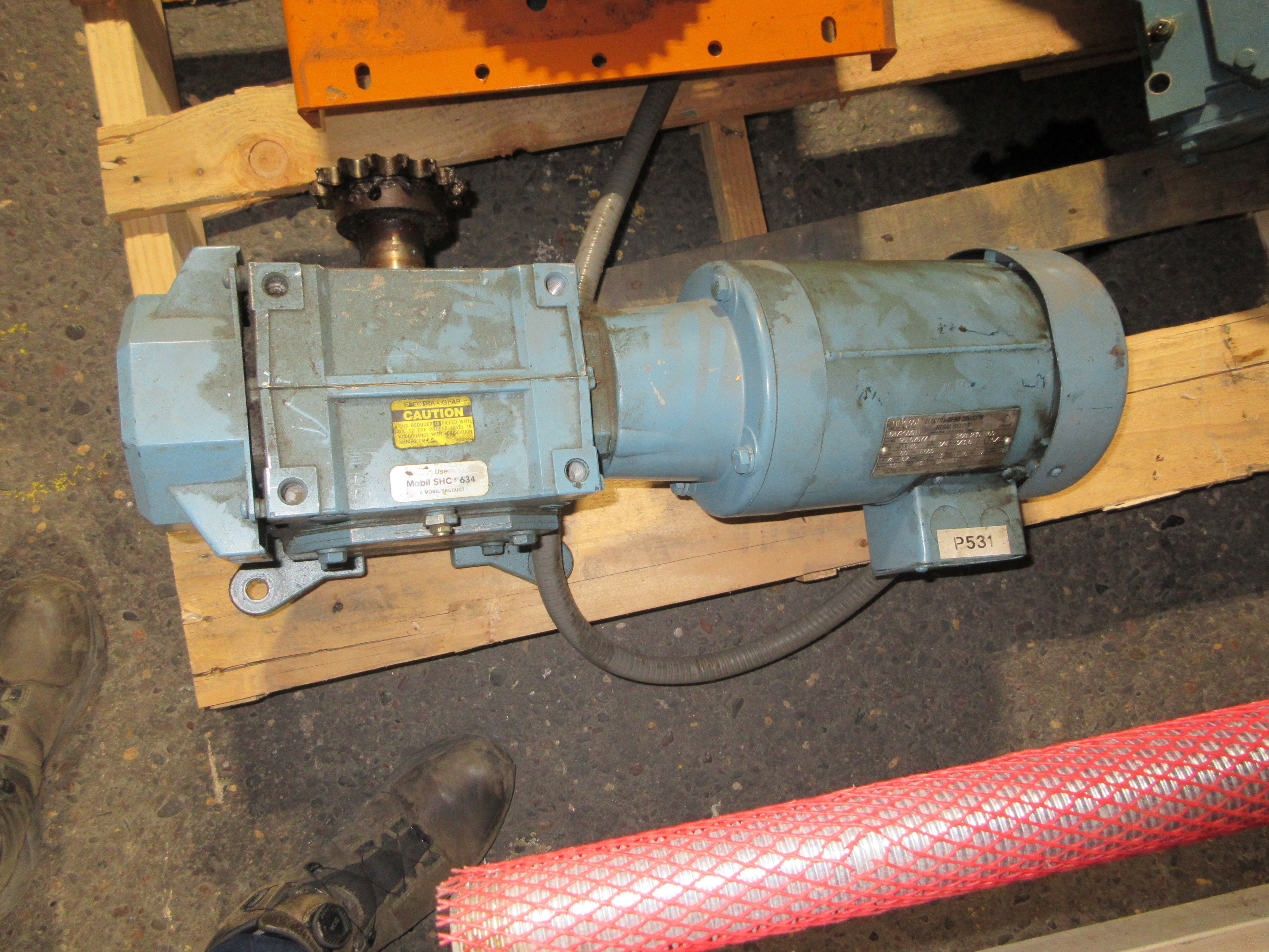 Electra-Gear Gearmotor 647200011 / ABC30C550RW/F 3/4HP 1140RPM Motor Used