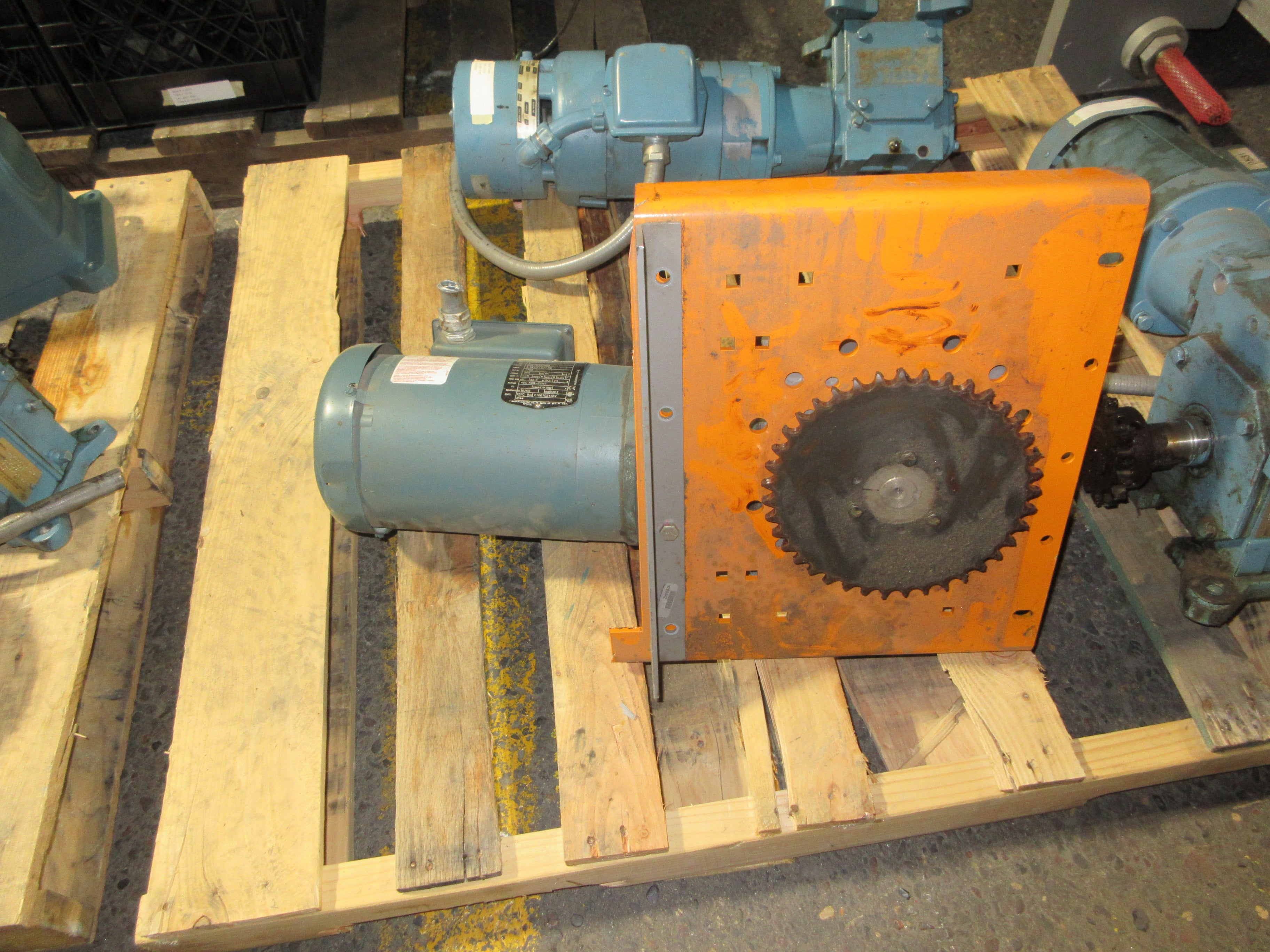Baldor / Dodge Gearmotor VUHM3546 / 26S30L 1HP 1750RPM Motor Ratio 30:1 Used