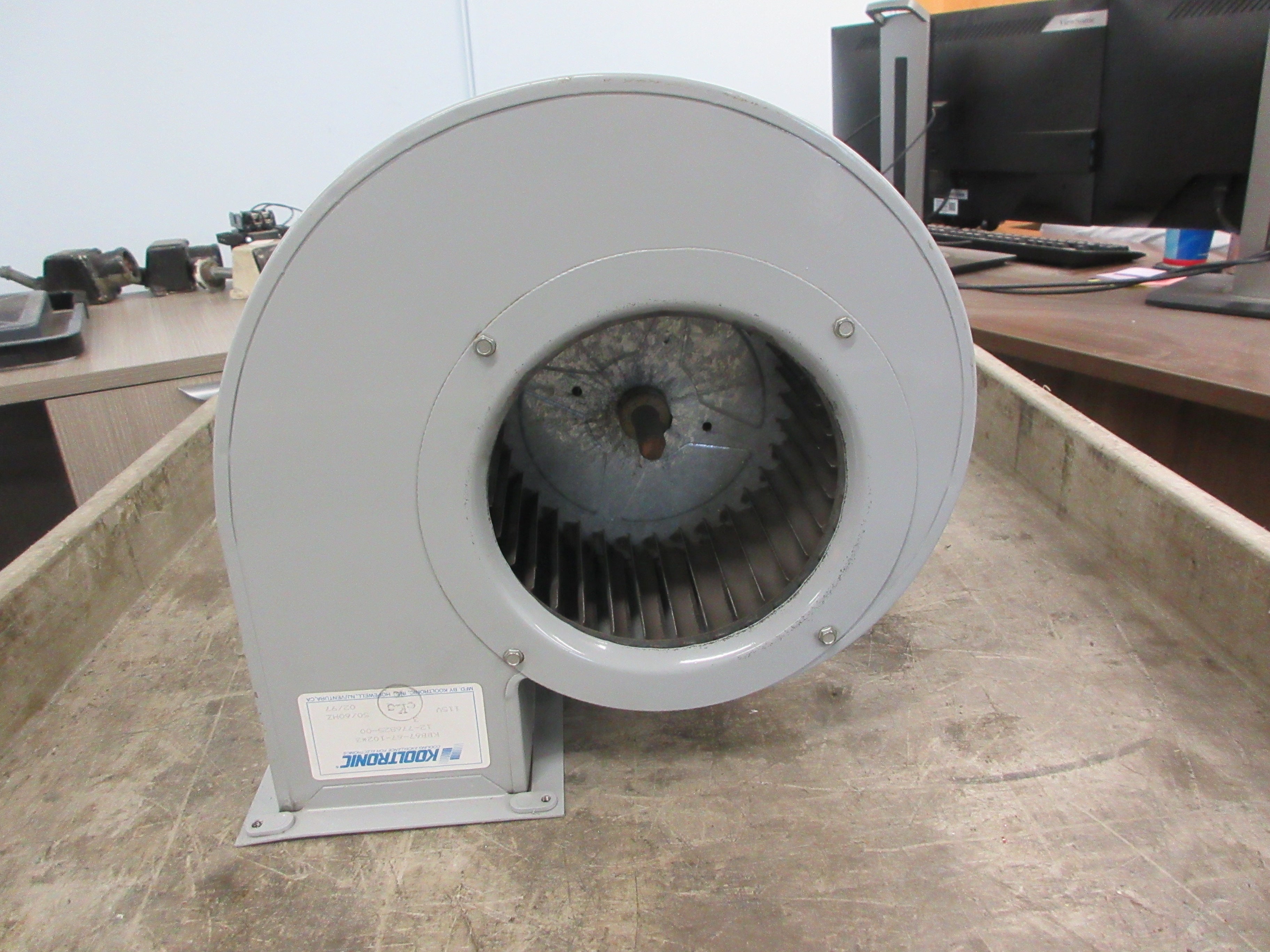 Kooltronic Dual Blower KBB67-67-102*3 Rev. 3 115V 50/60Hz Used