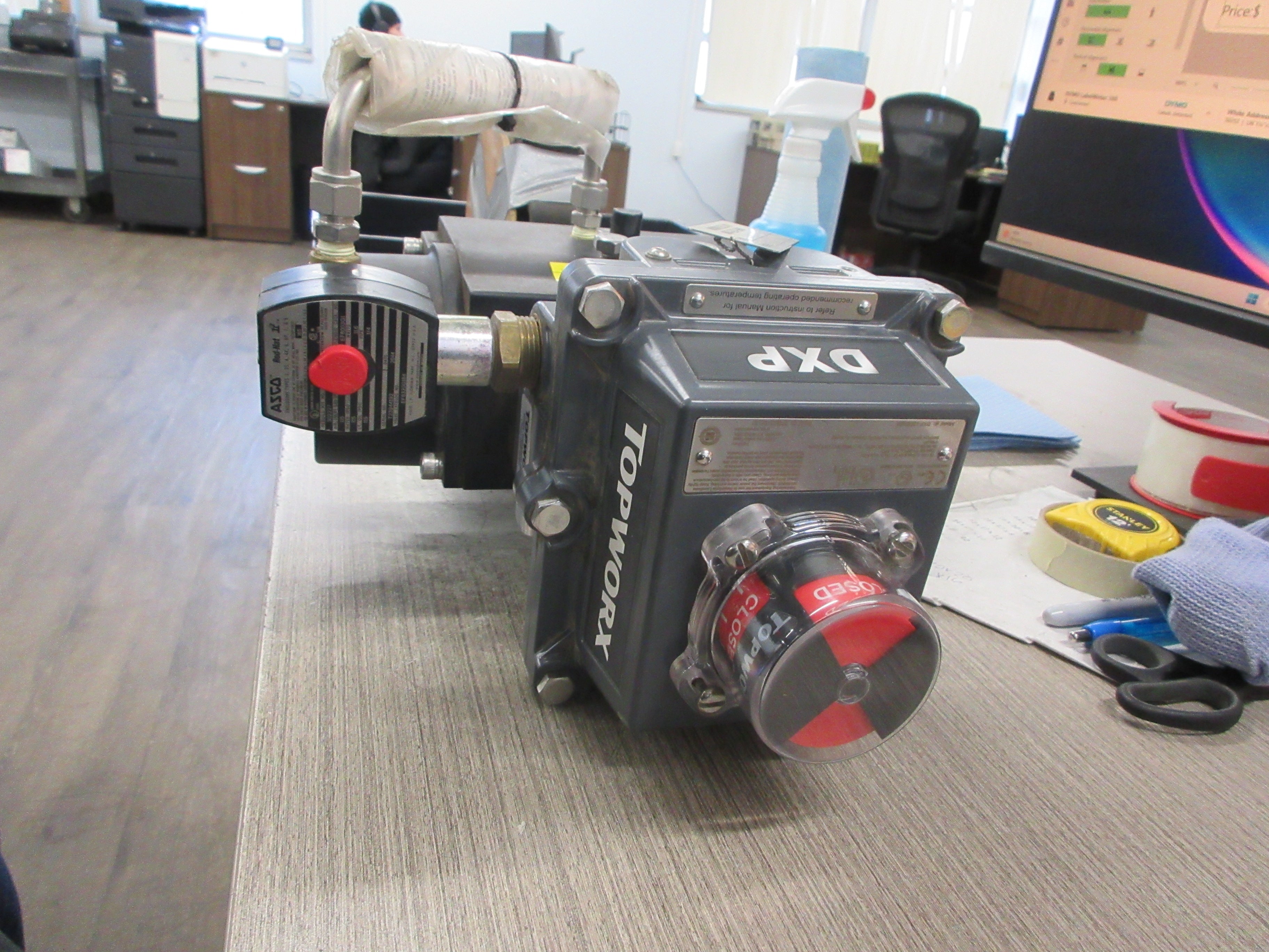 Keystone Actuated Valve W/Positioner 36-0100L0A100A1-CAS00KBR1PFSAKB Used