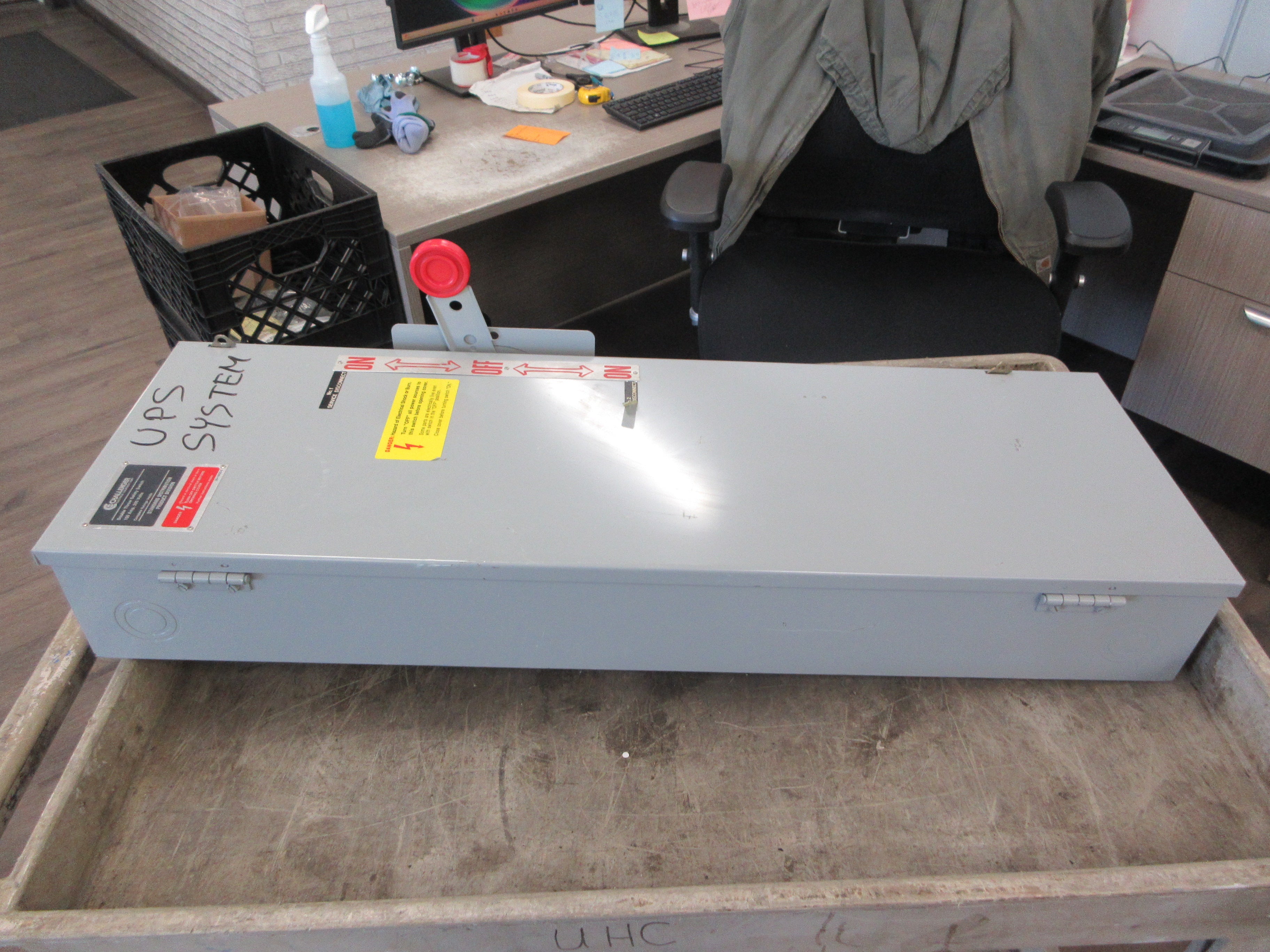Challenger Fusible Safety Switch/Disconnect D323C 100A 240V 3P Double-Throw Used