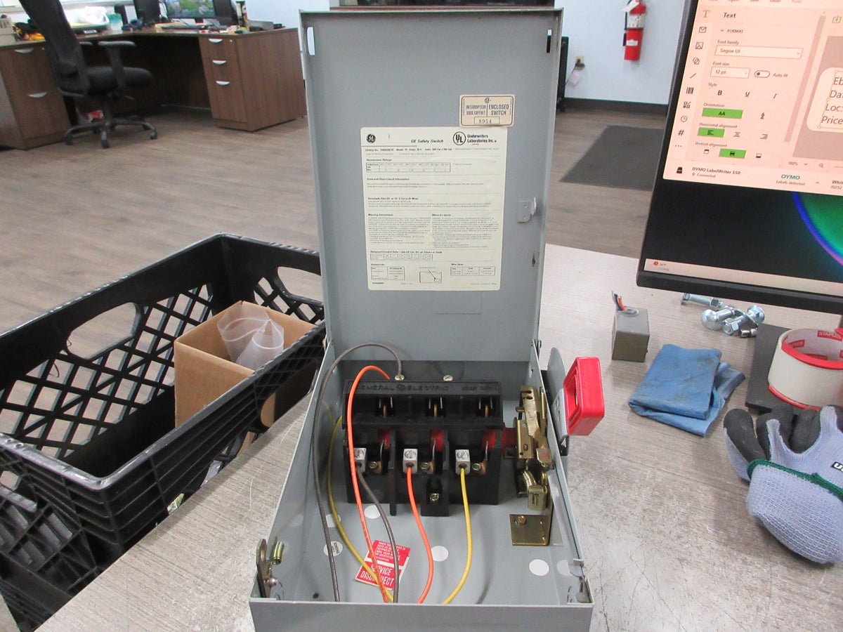 GE Non-Fusible Safety Switch/Disconnect THN3361R 30A 600V 3P 3W Used