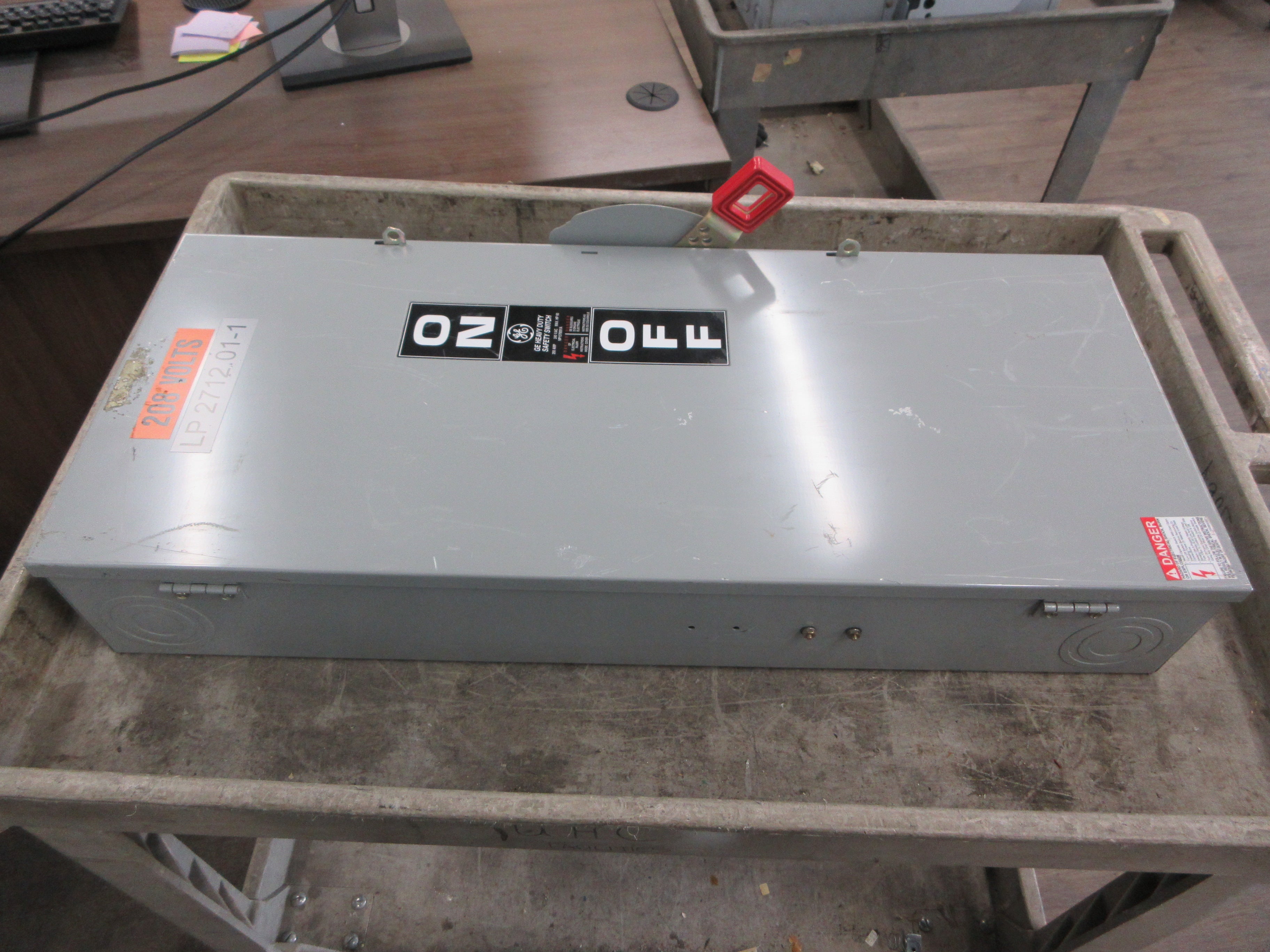 GE Fusible Safety Switch/Disconnect TH4324 Mod. 10 240V 200A Used
