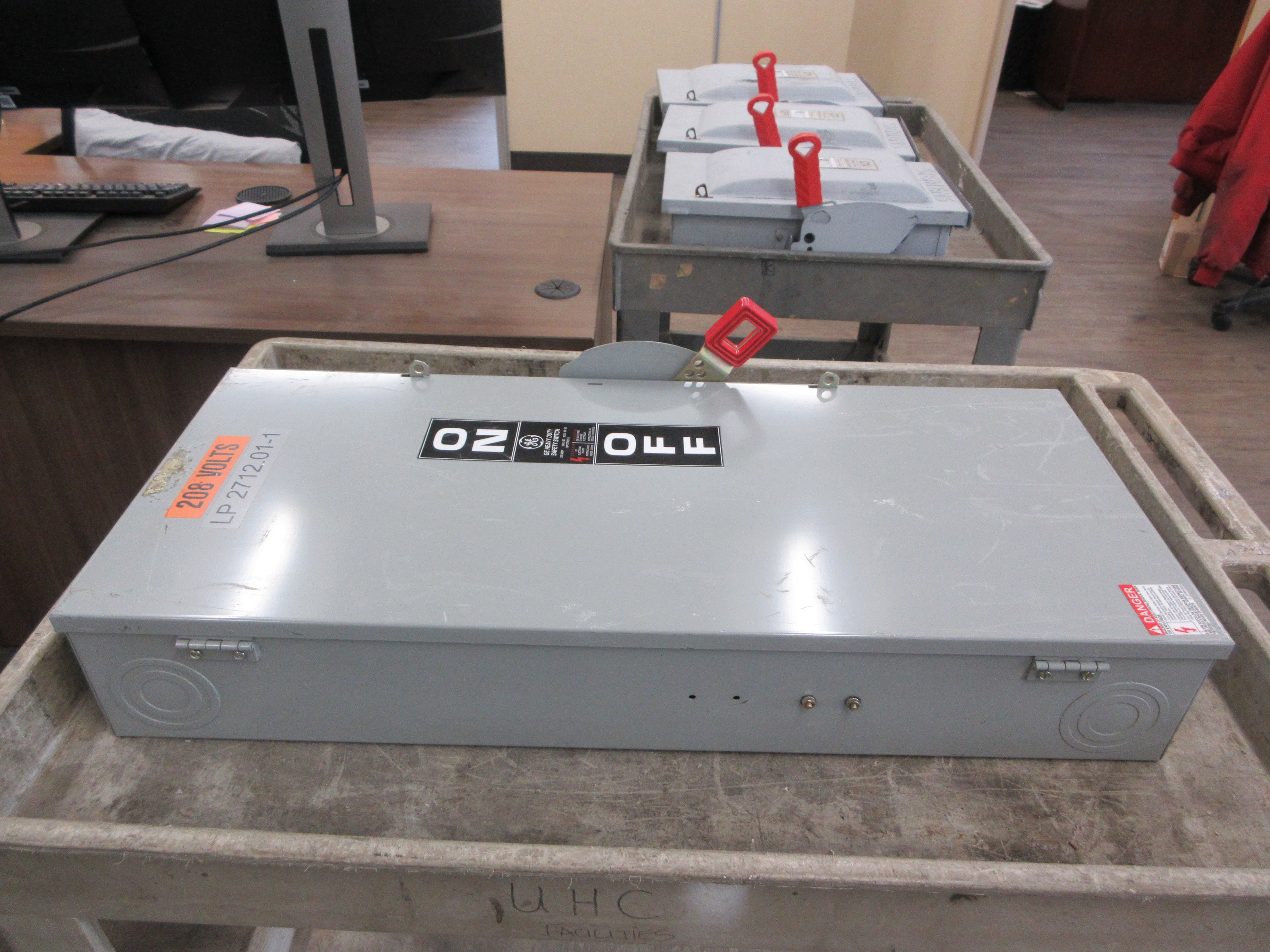 GE Fusible Safety Switch/Disconnect TH4324 Mod. 10 240V 200A Used