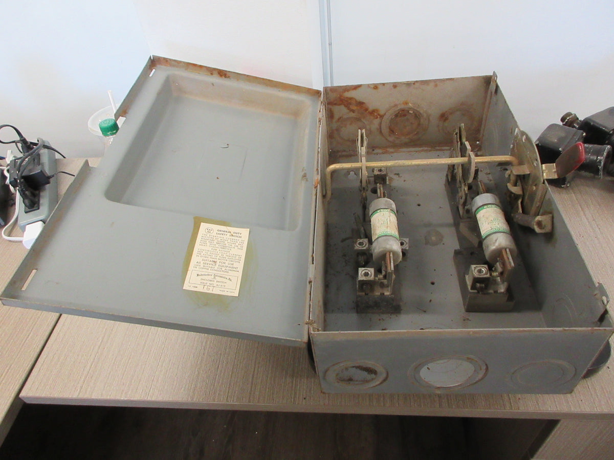 Westinghouse Fusible Safety Switch/Disconnect GF-324N 200A 240V 2P Used