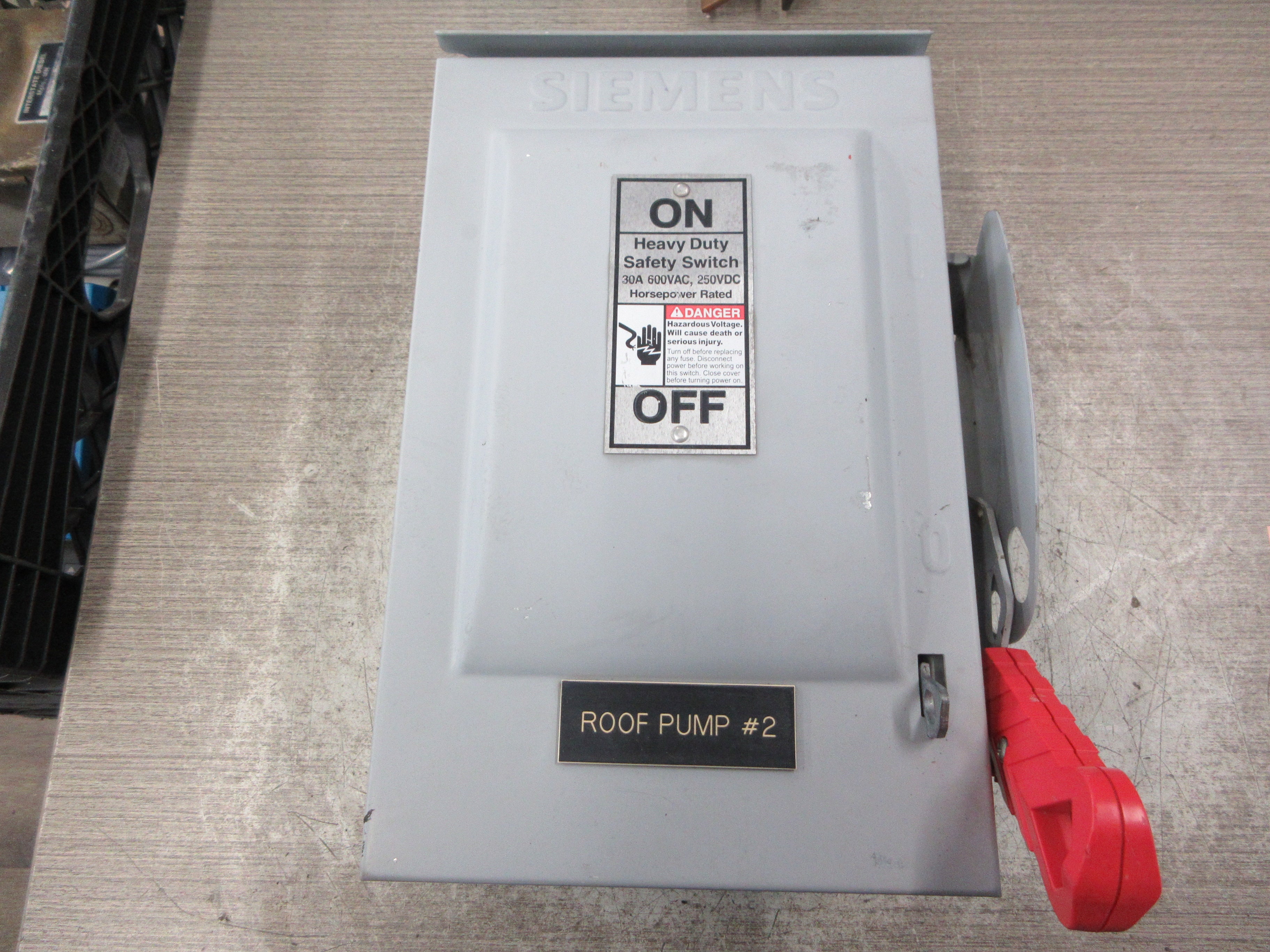 Siemens Non-Fusible 3R Safety Switch/Disconnect HNF361R 30A 600V 3P Used