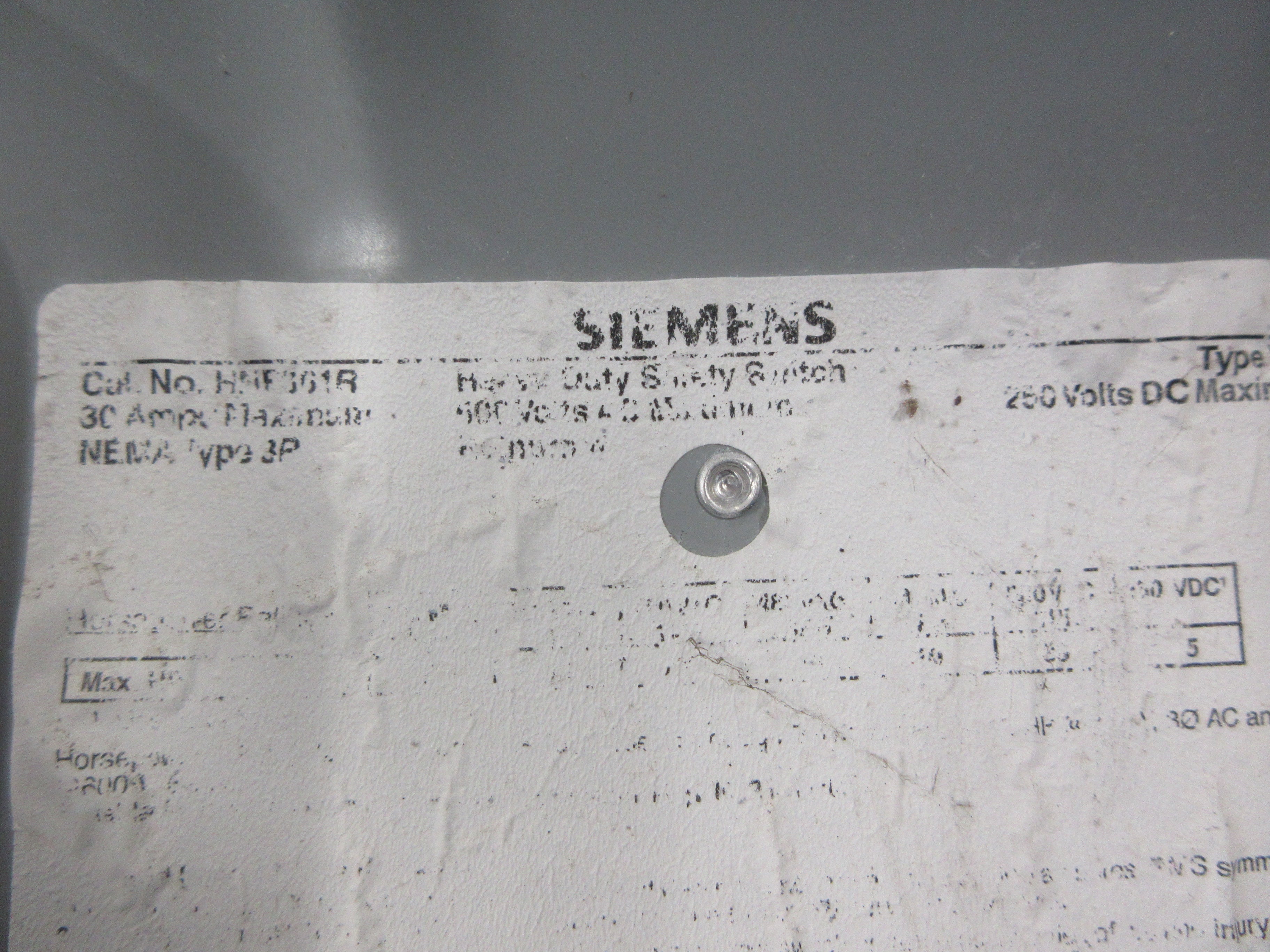 Siemens Non-Fusible 3R Safety Switch/Disconnect HNF361R 30A 600V 3P Used