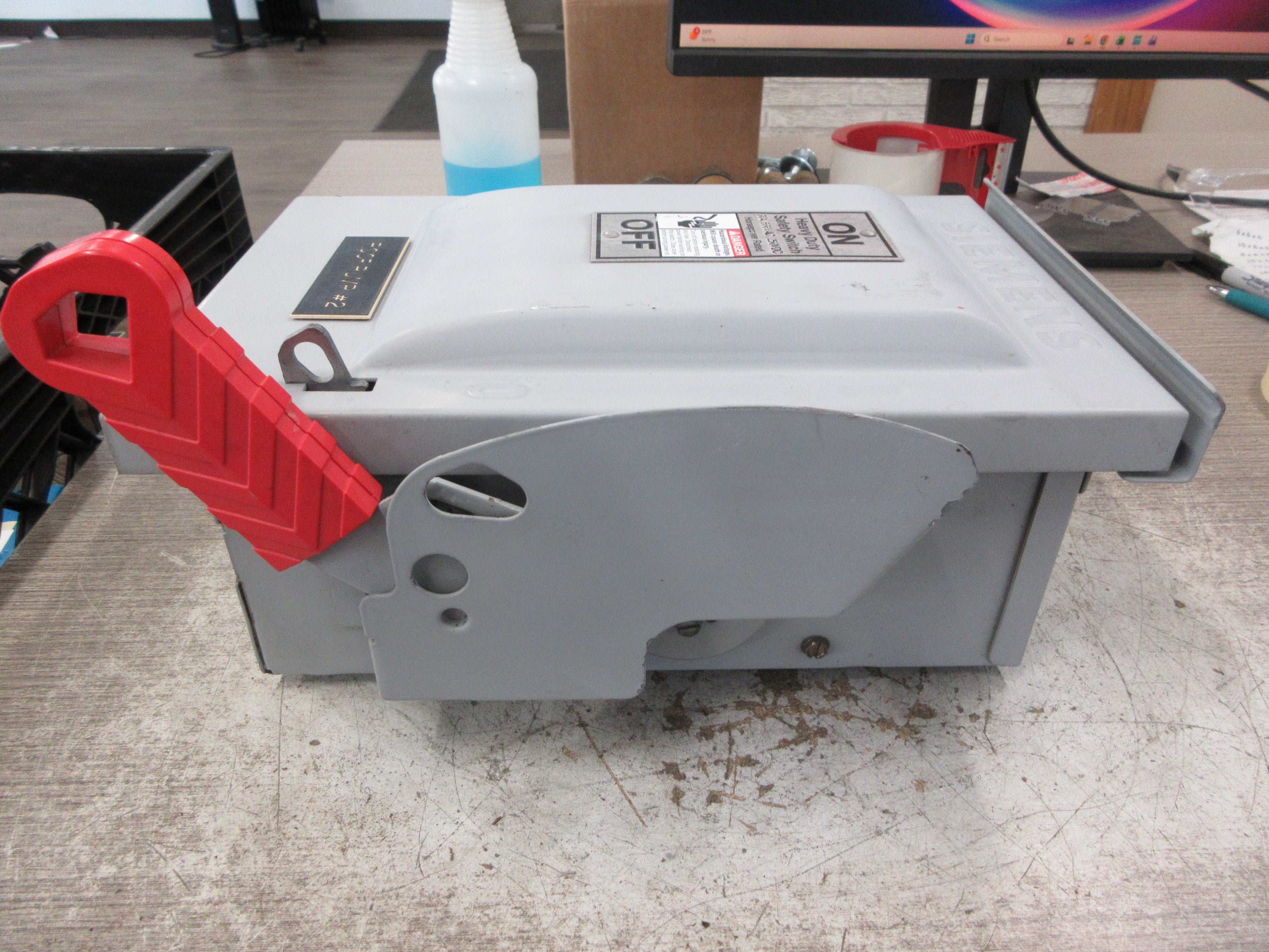 Siemens Non-Fusible 3R Safety Switch/Disconnect HNF361R 30A 600V 3P Used