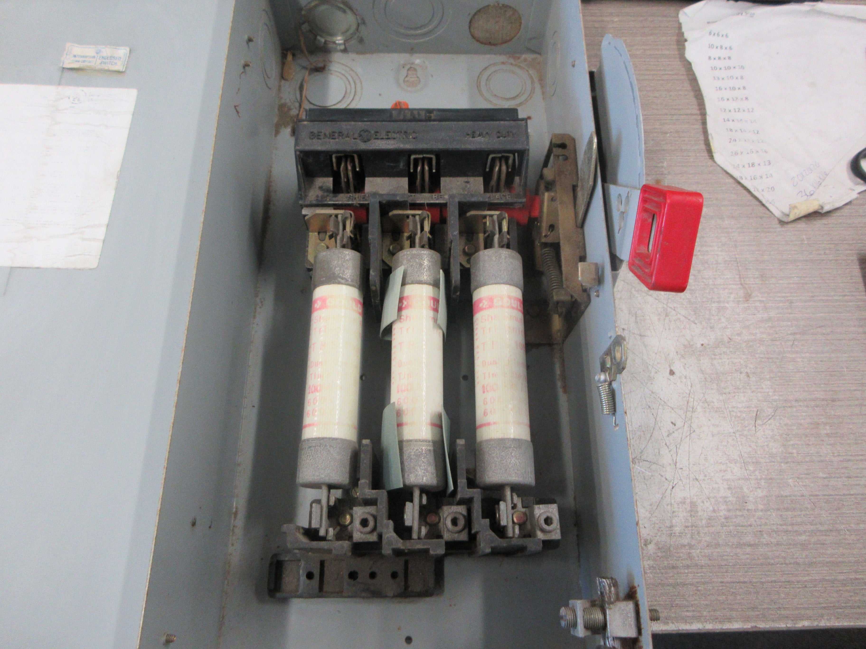GE Fusible Safety Switch/Disconnect TH3363 100A 600V 3P Used