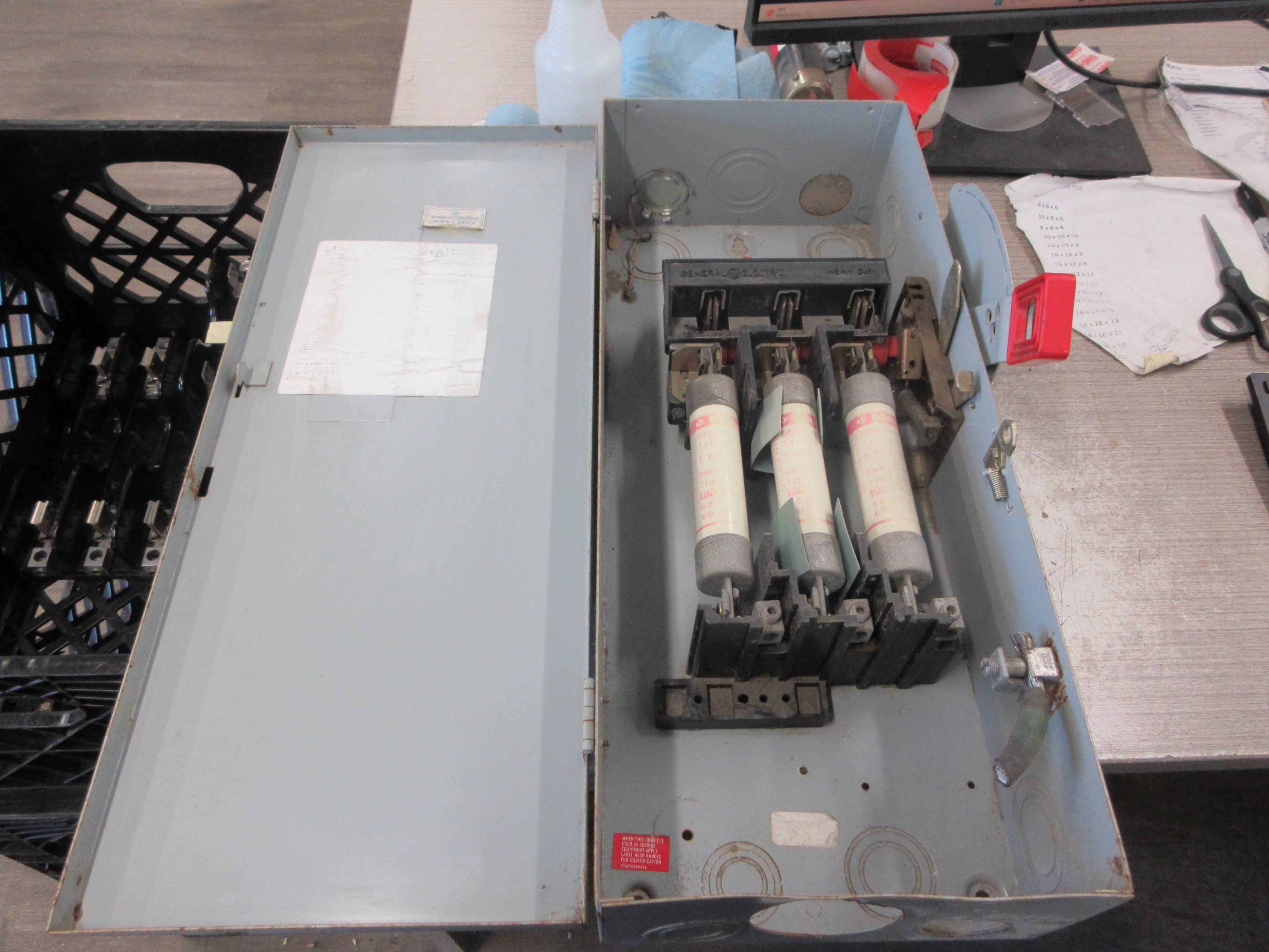 GE Fusible Safety Switch/Disconnect TH3363 100A 600V 3P Used