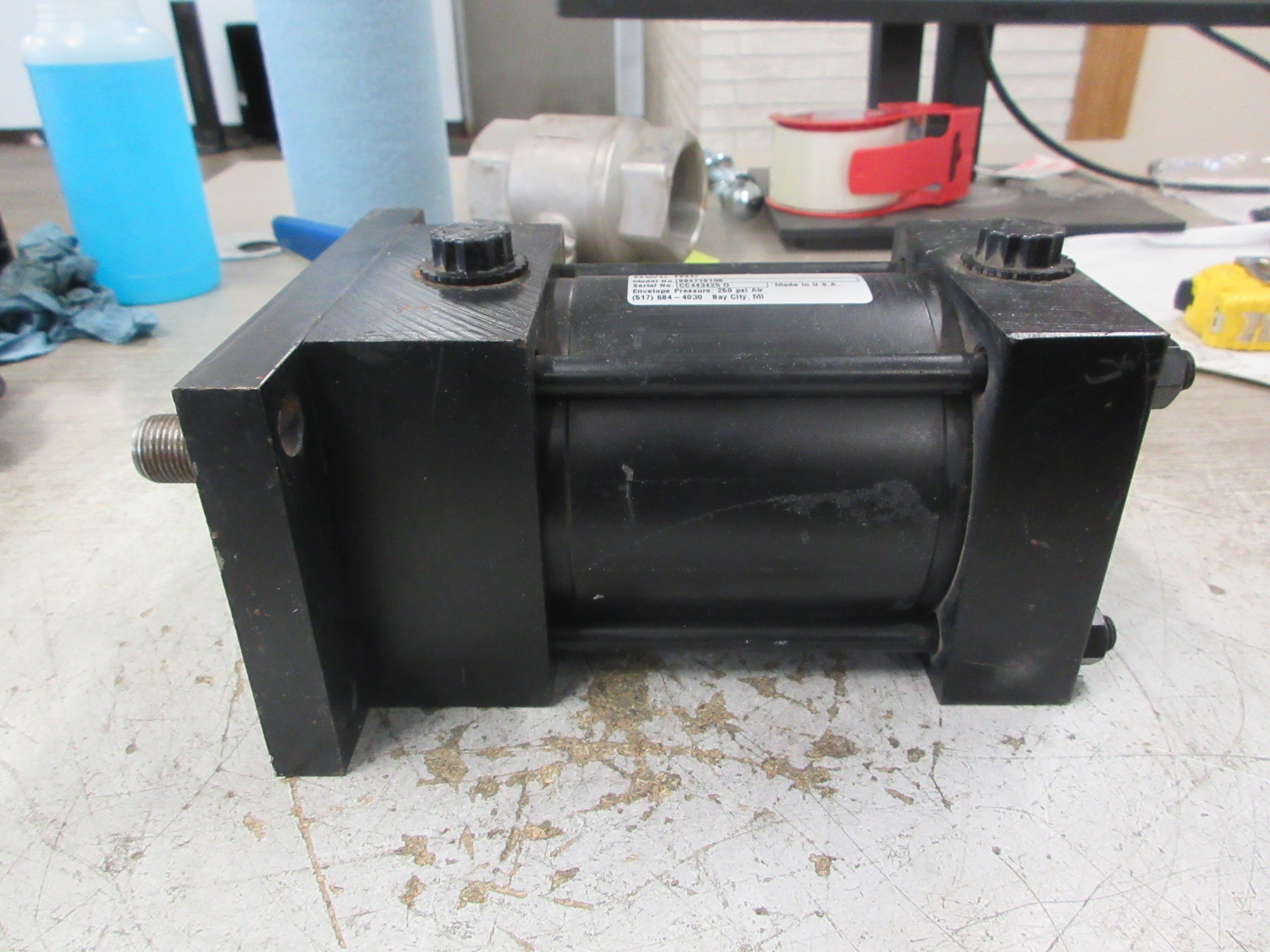 RWC Air Cylinder 884716106 250 PSI Used