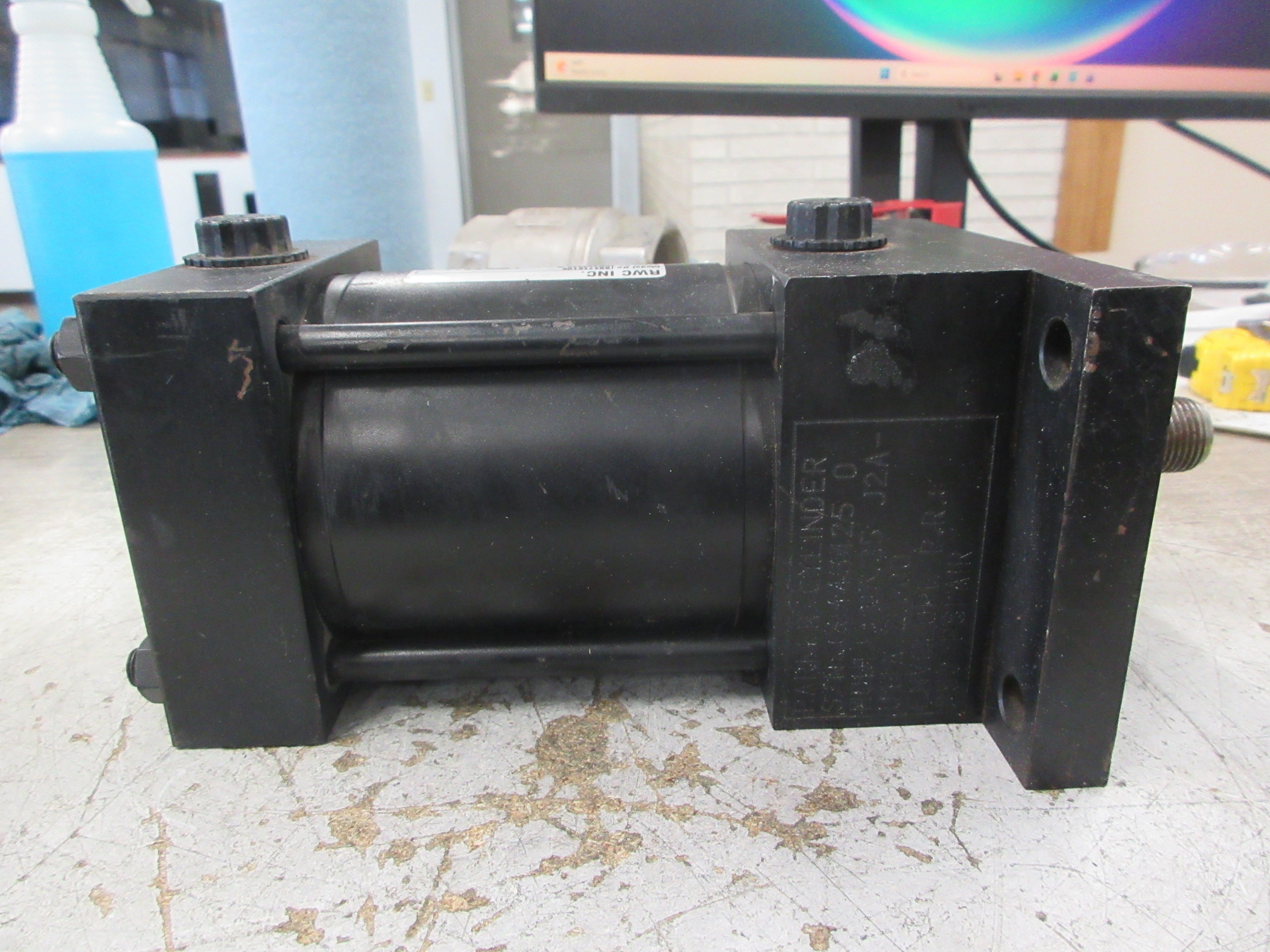 RWC Air Cylinder 884716106 250 PSI Used