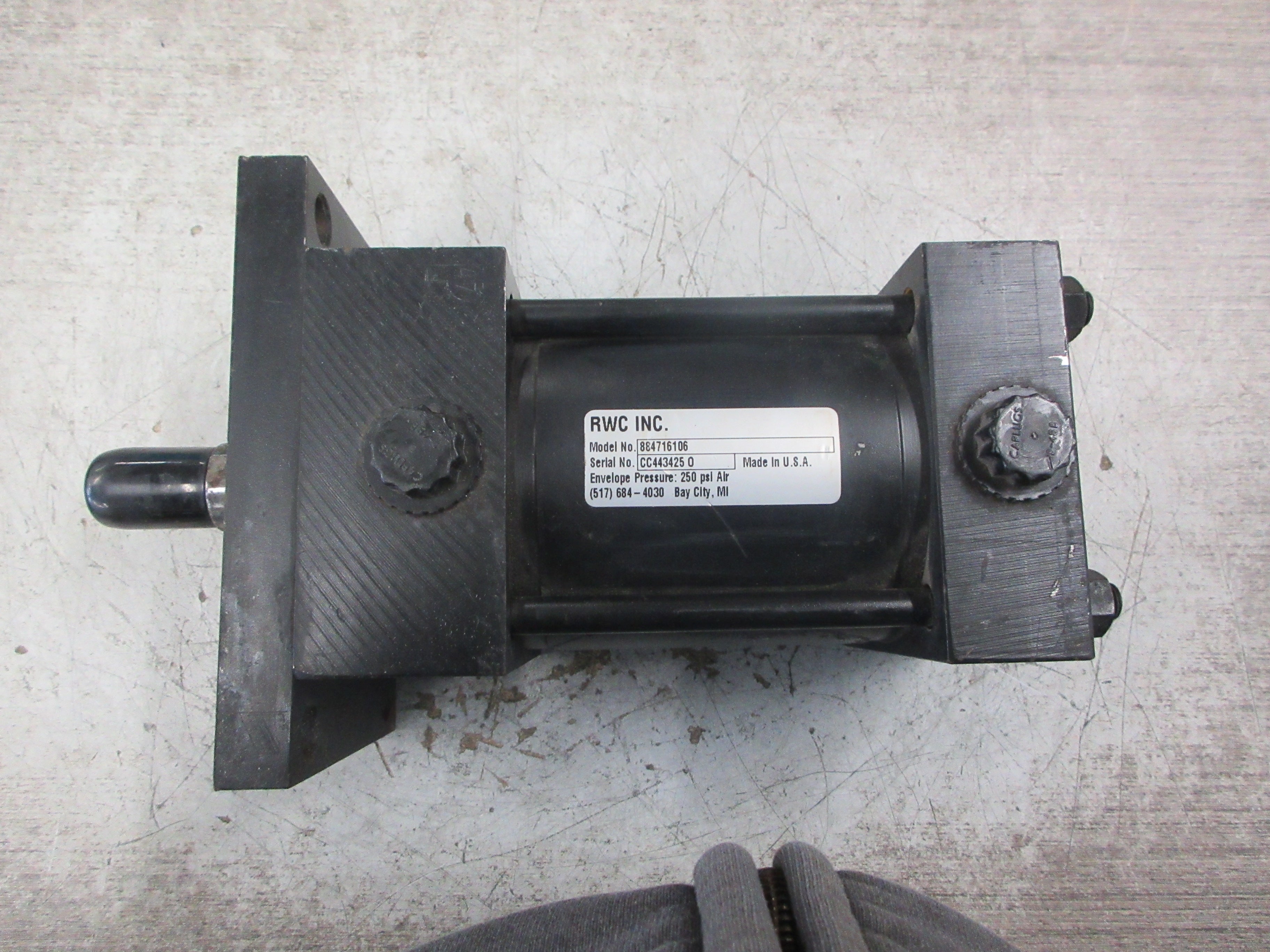 RWC Air Cylinder 884716106 250 PSI Used