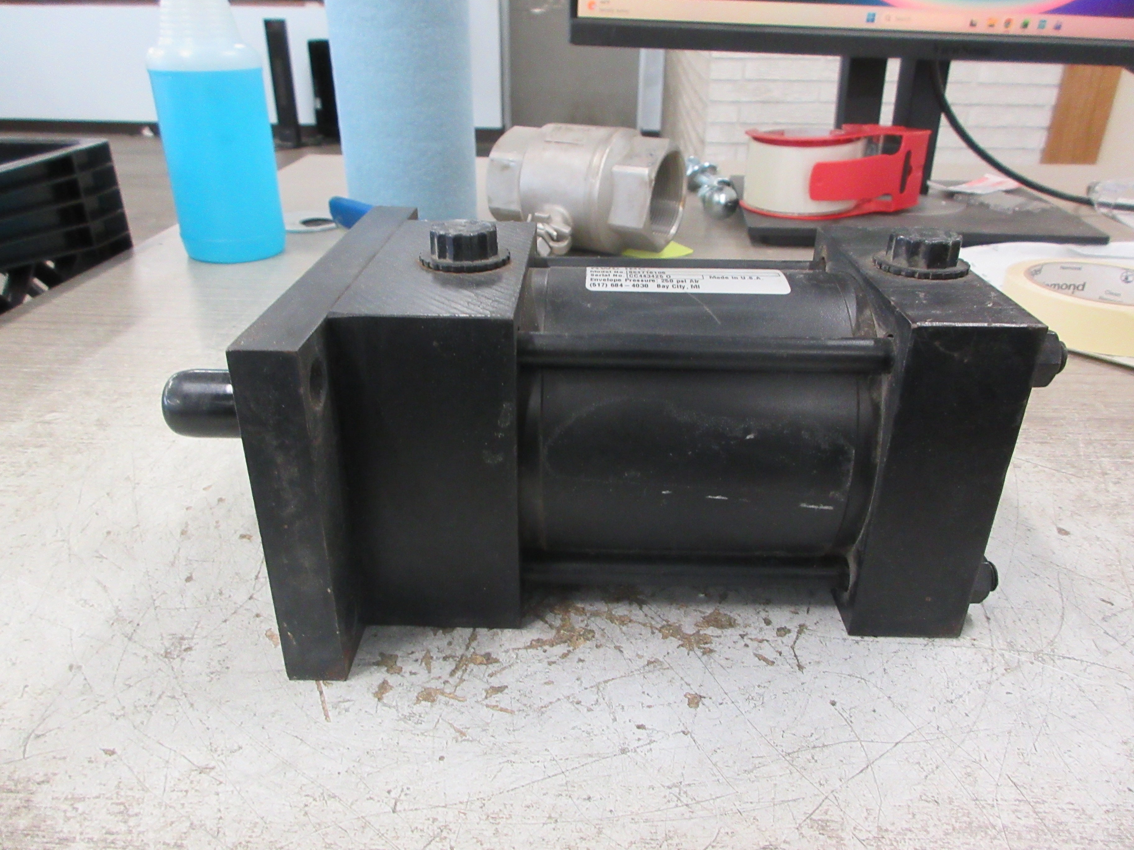 RWC Air Cylinder 884716106 250 PSI Used