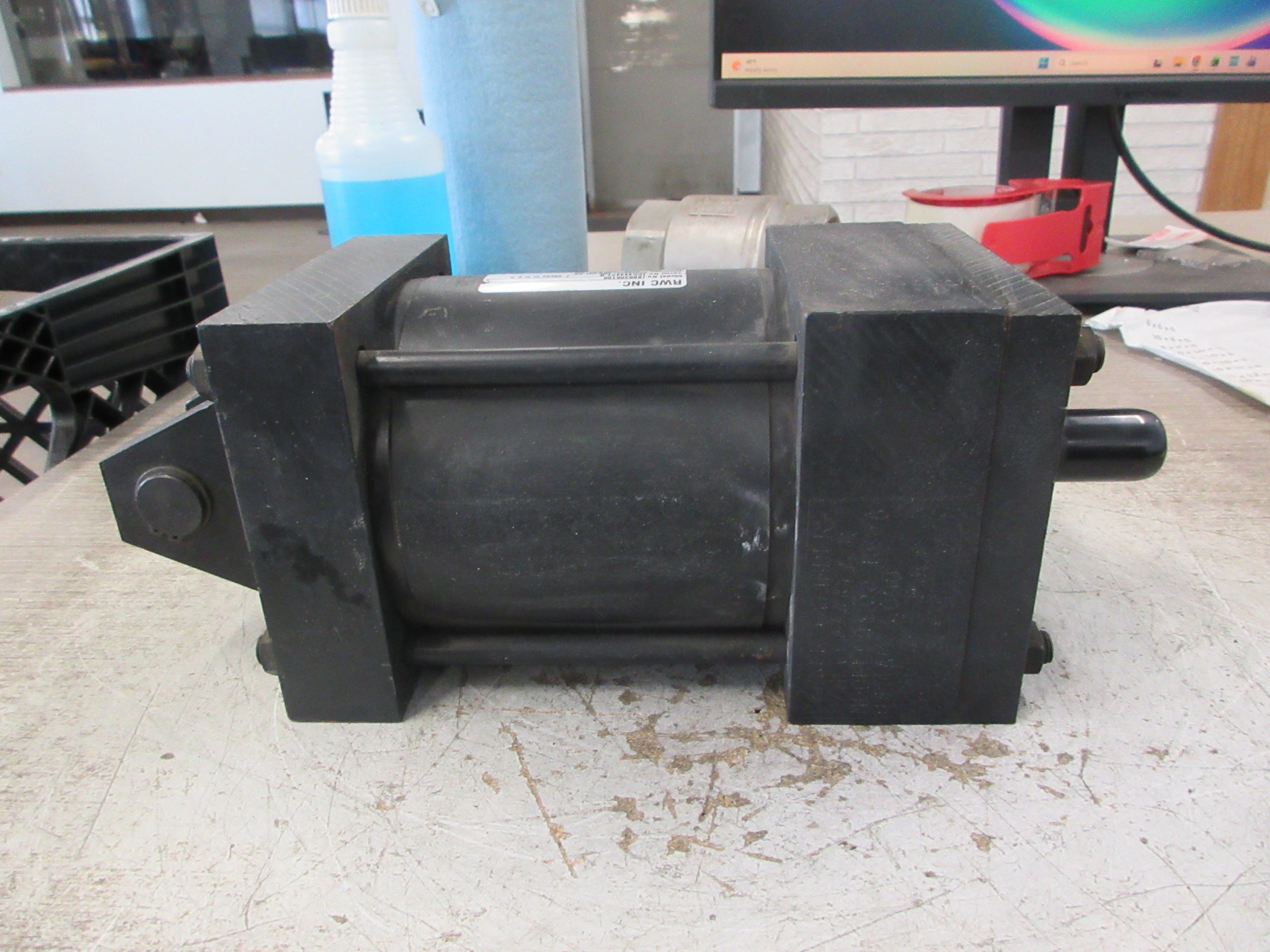 RWC Air Cylinder 889306108 250 PSI Used