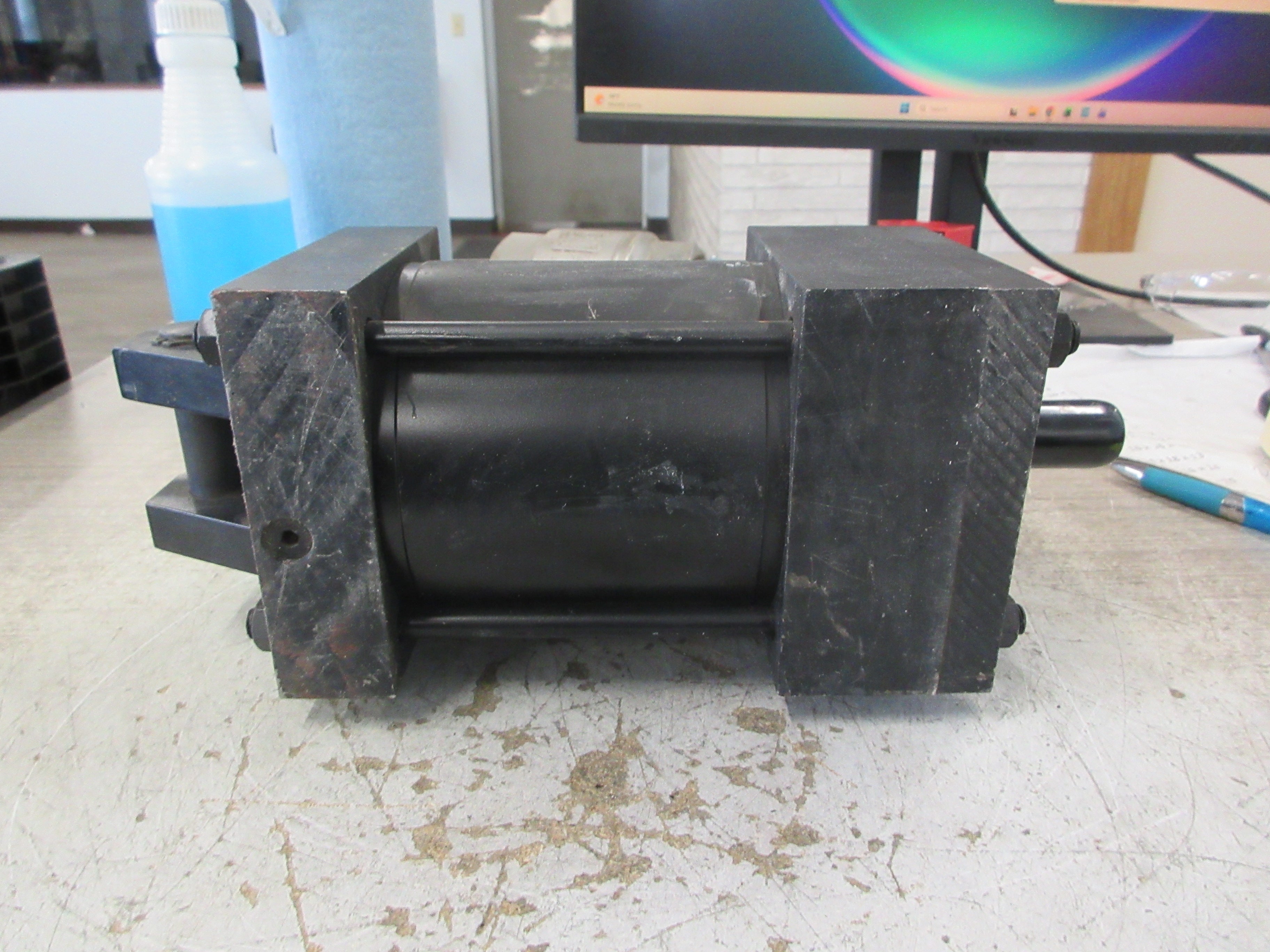RWC Air Cylinder 889306108 250 PSI Used