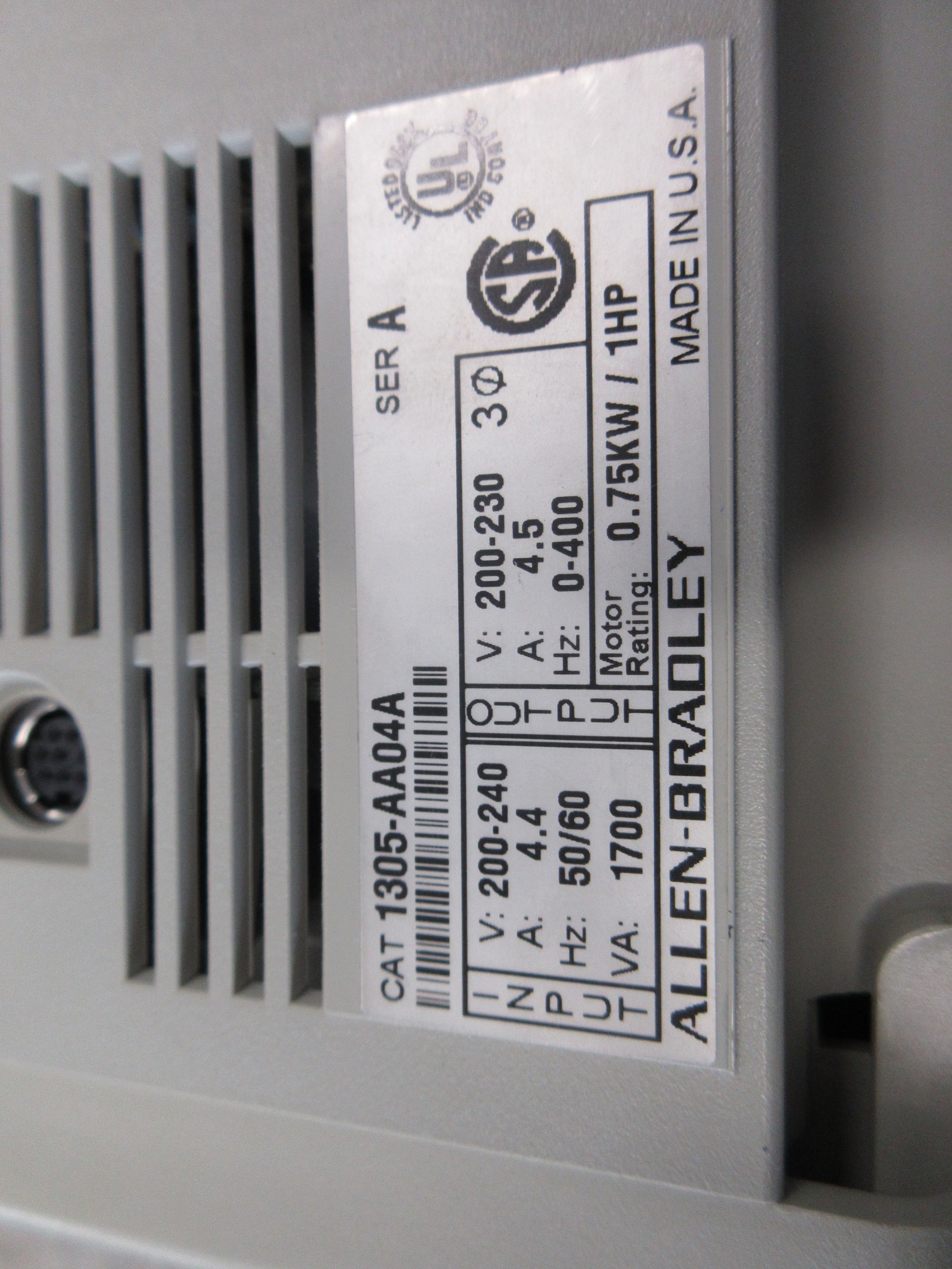 Allen-Bradley AC Drive 1305-AA04A Ser. A 1HP 3Ph Used