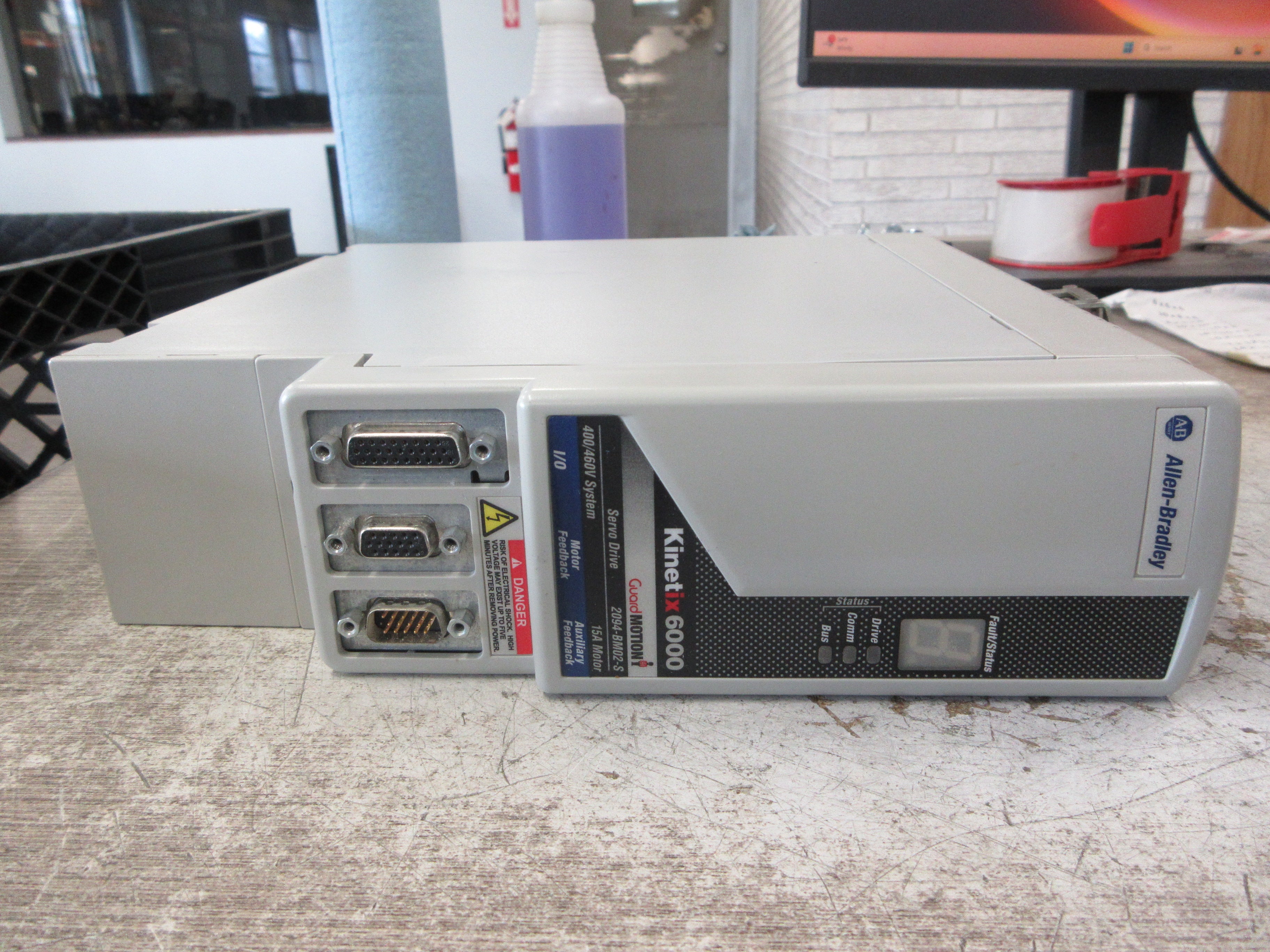 Allen-Bradley Kinetix 6000 Servo Drive Axis Module 2094-BM02-S Ser. A Used