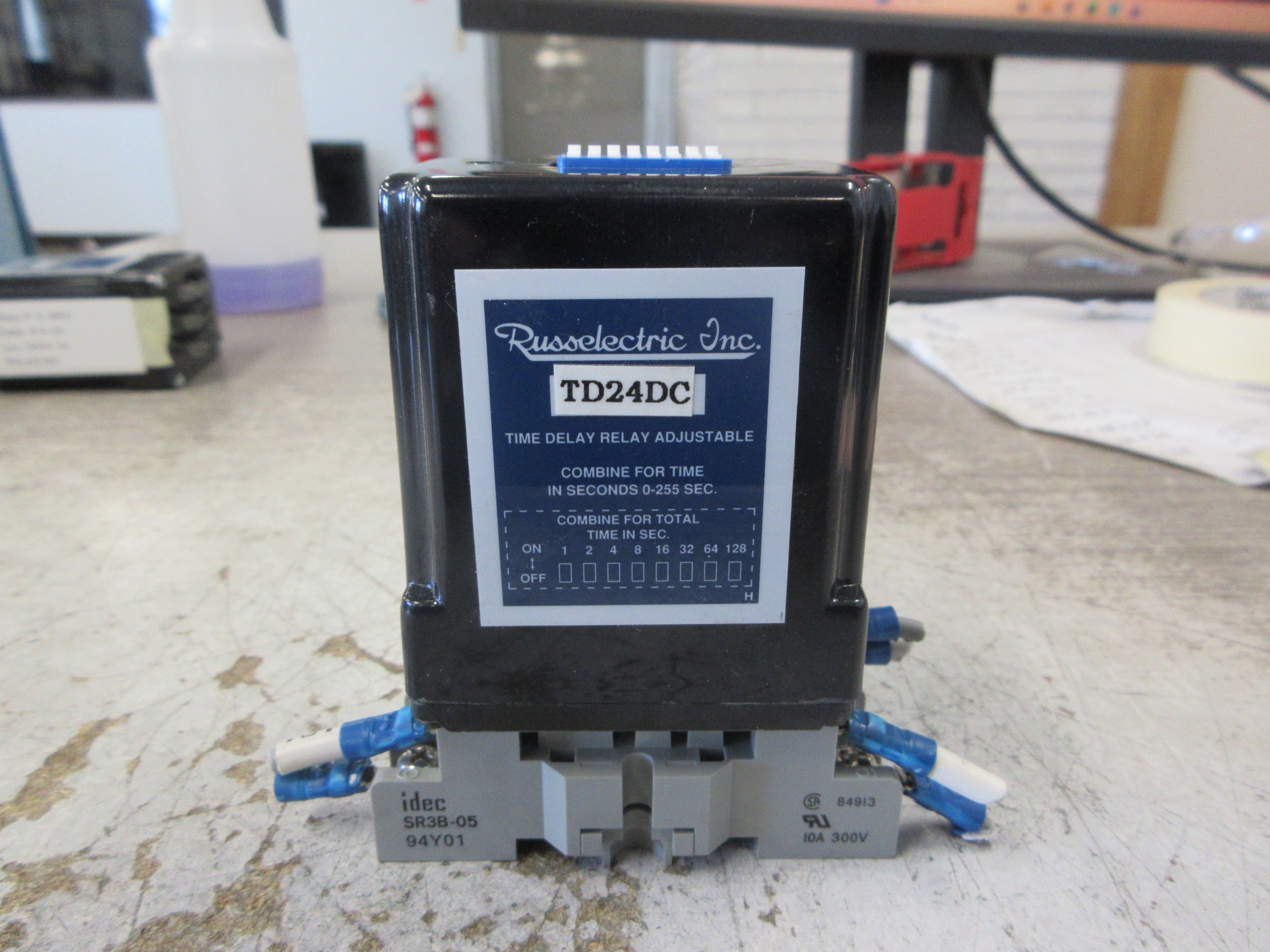 Russelectric Adjustable Time Delay Relay TD24DC Range: 0-255 Sec. w/ Base Used