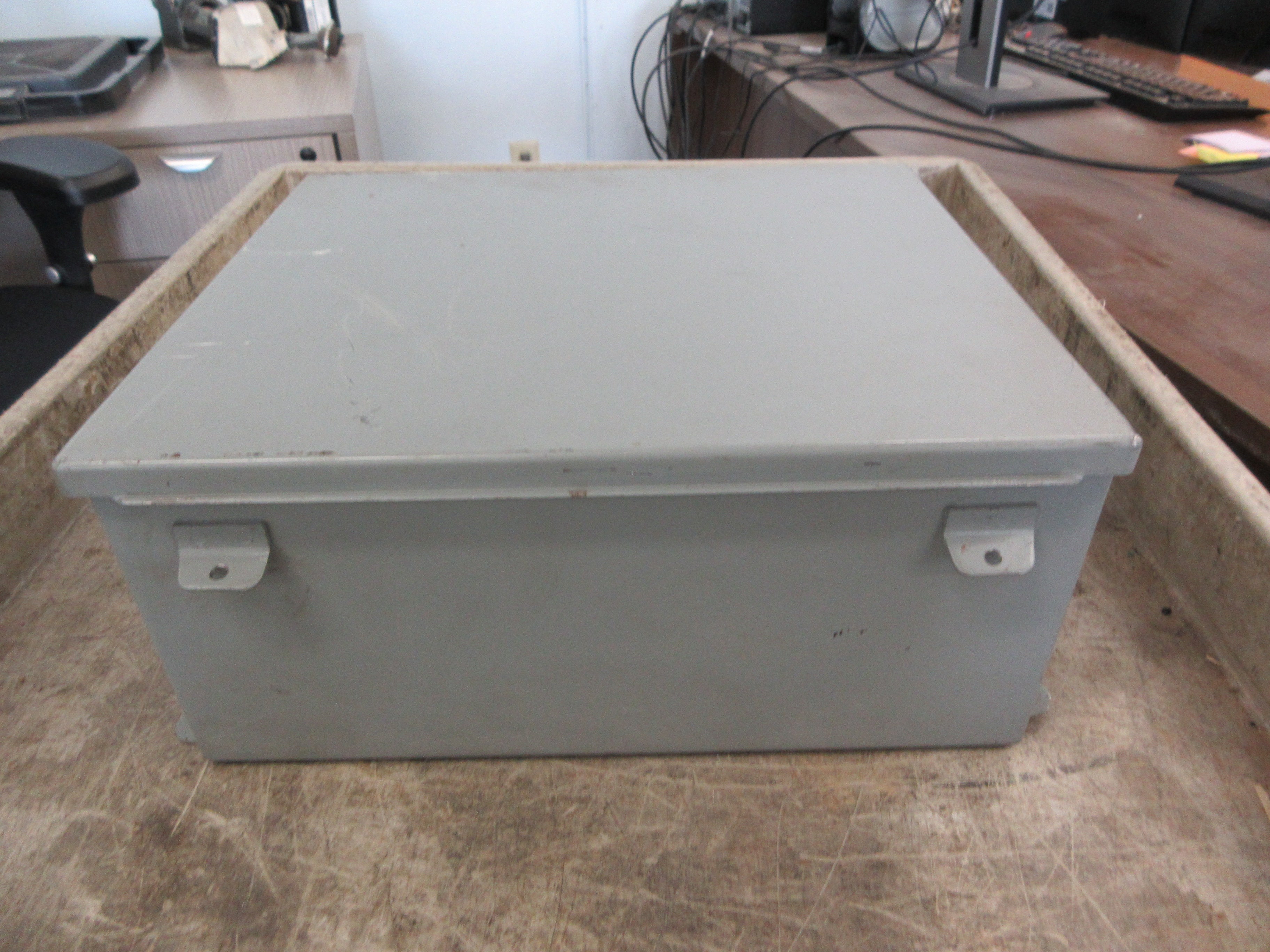 Furnas Enclosed Reversing Starter 42FE35AA106 Ser. D 110-120/220/240V Coil Used