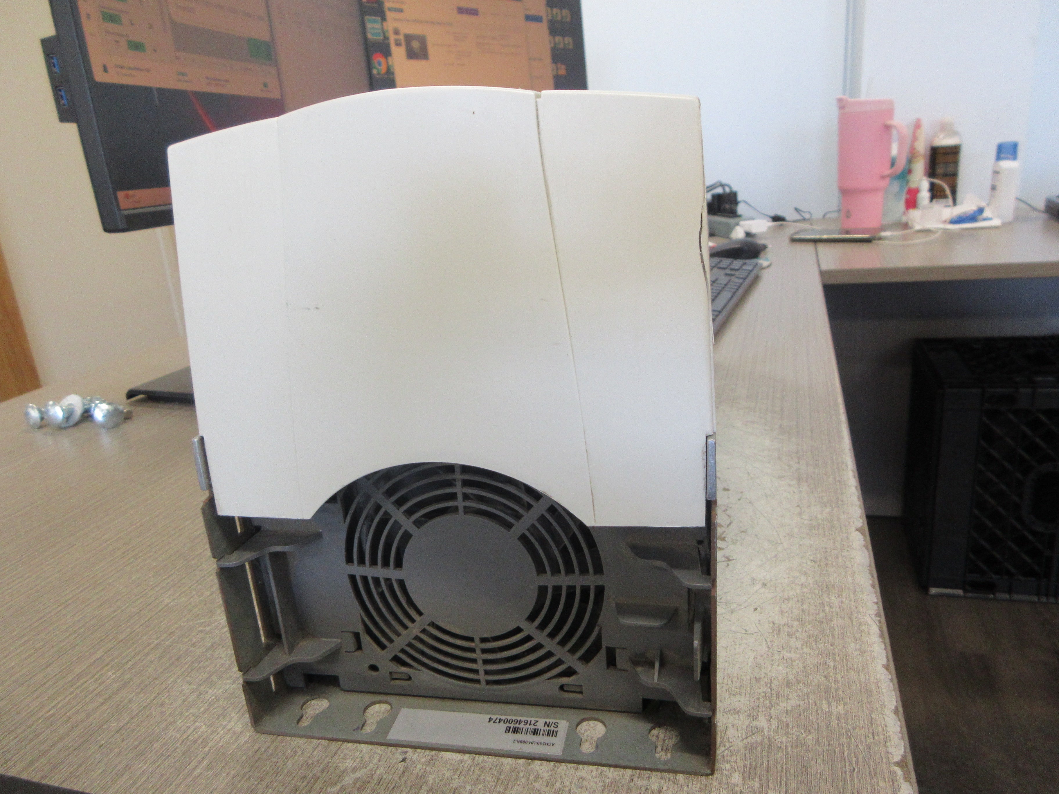 ABB ACH550 AC Drive ACH550-UH-088A-2 30HP Used