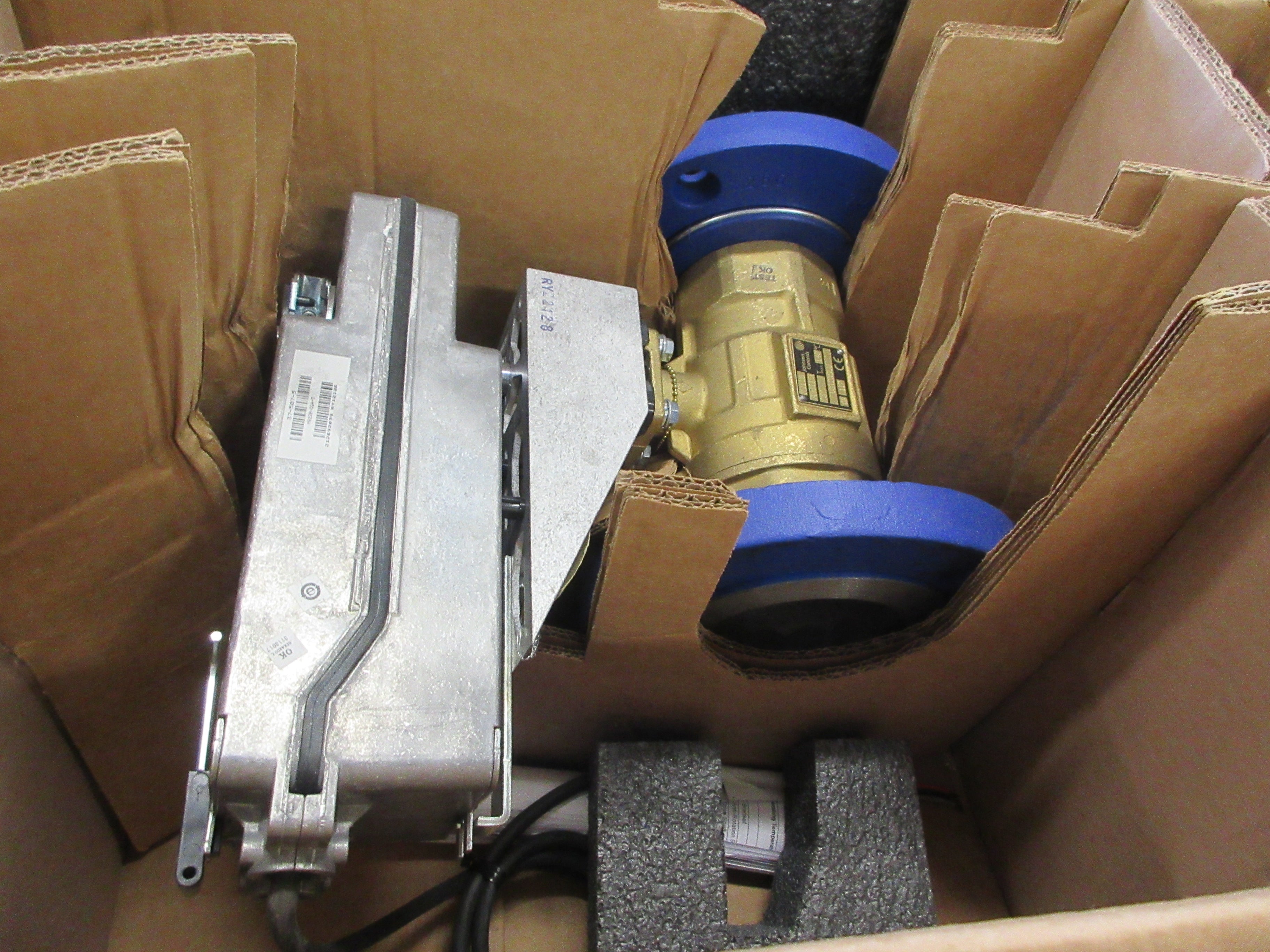 Johnson Controls Stainless Steel Actuated Ball Valve VG12A5LU+92NGGA New Surplus