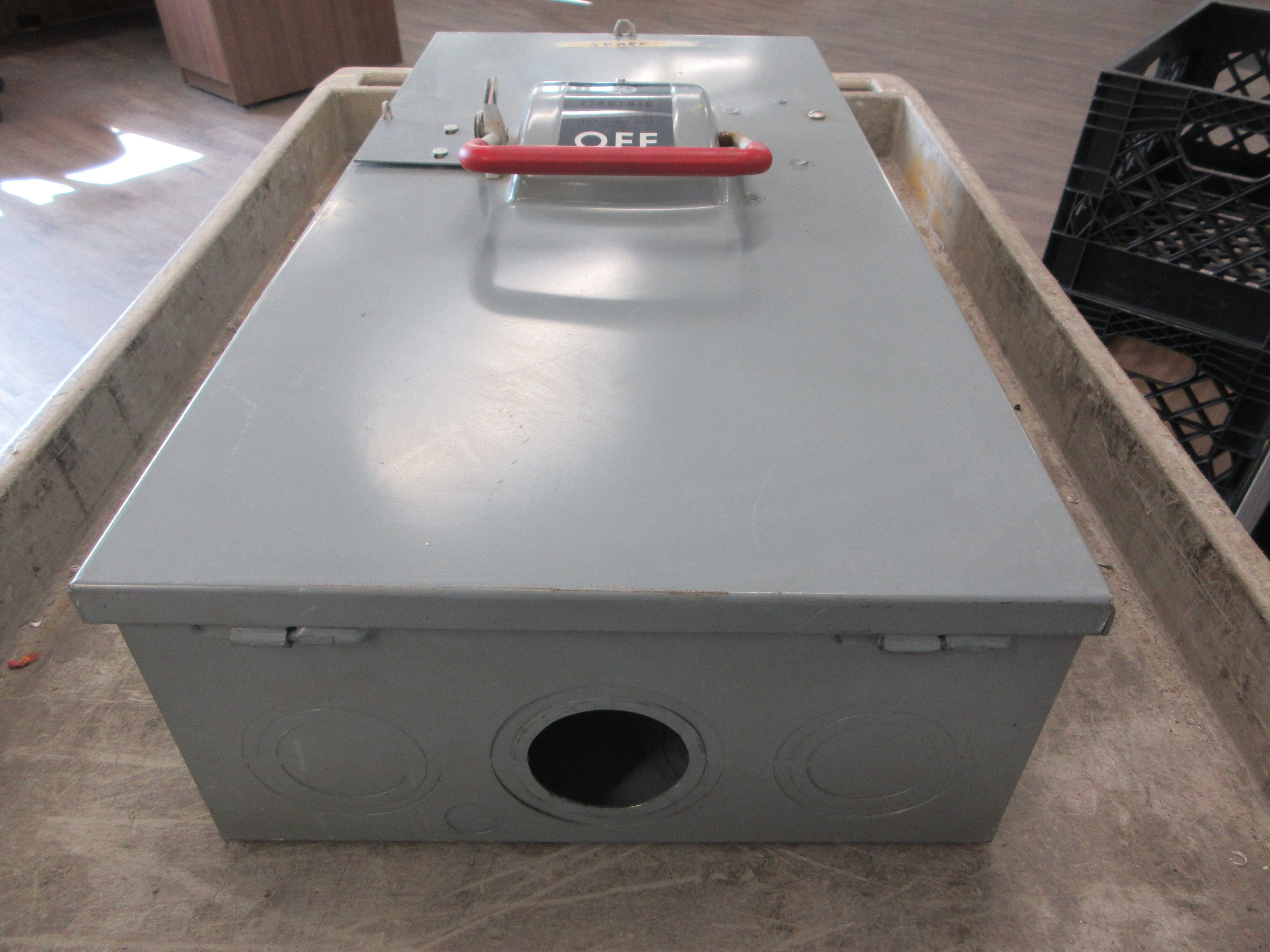 GE Fusible Safety Switch/Disconnect TH4324 Mod. 1 200A 250V 4W Used