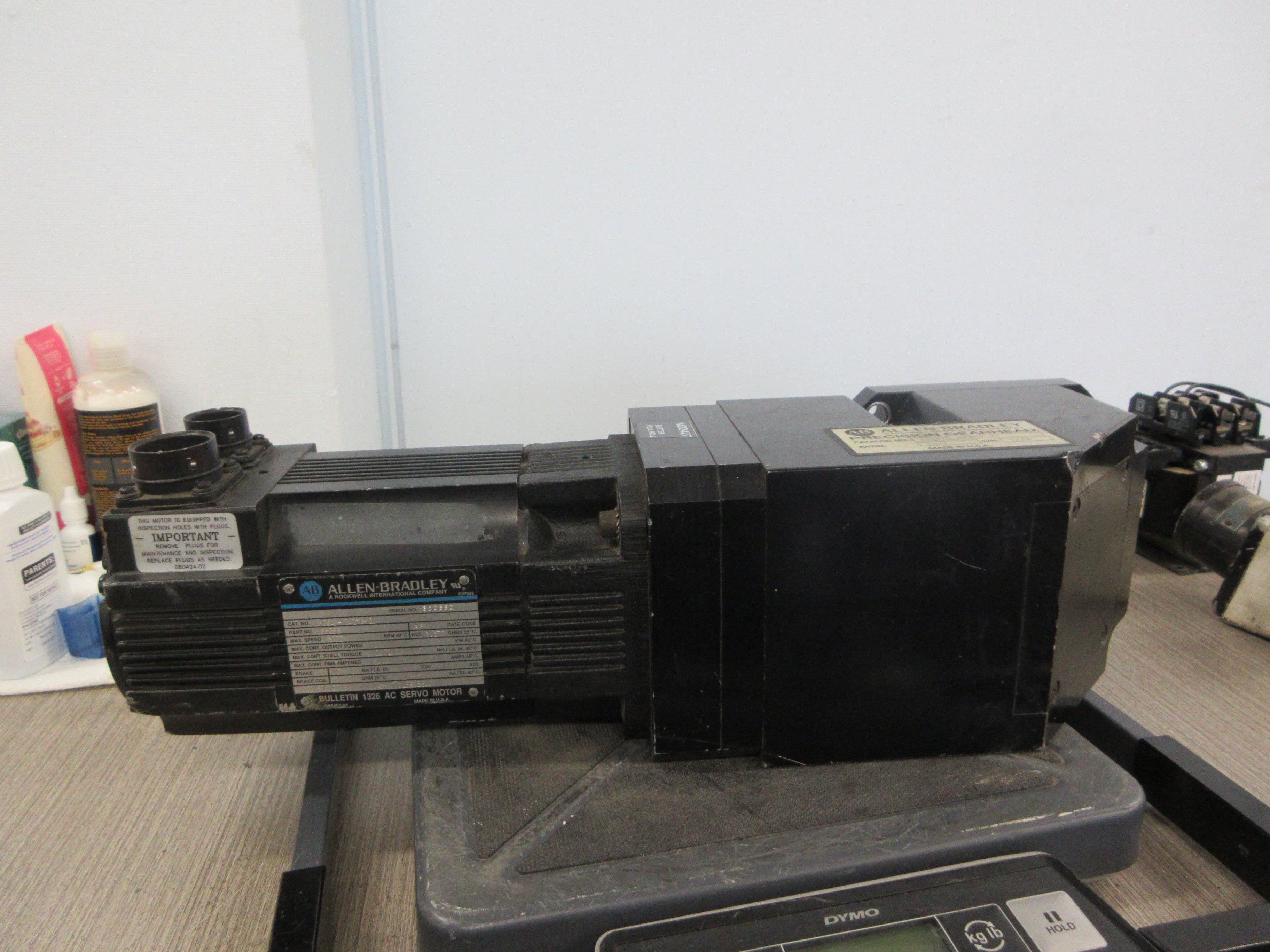 Allen-Bradley Servo Gearmotor 1326AB-B410G-21 / 1326AB-RPB50-21 1 KW Used