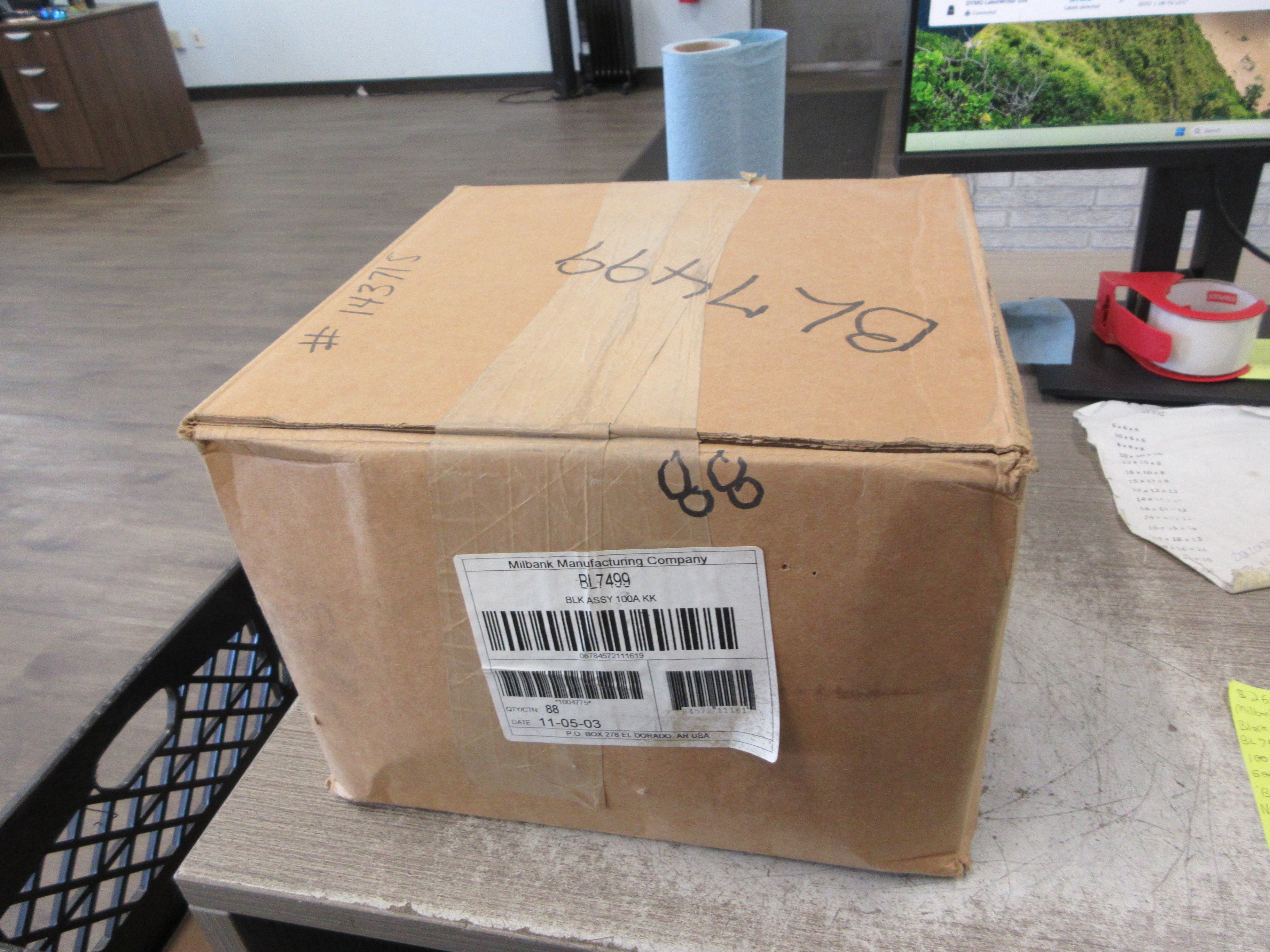 Milbank Block Assembly BL7499 100A 600V *Box of 88* New Surplus