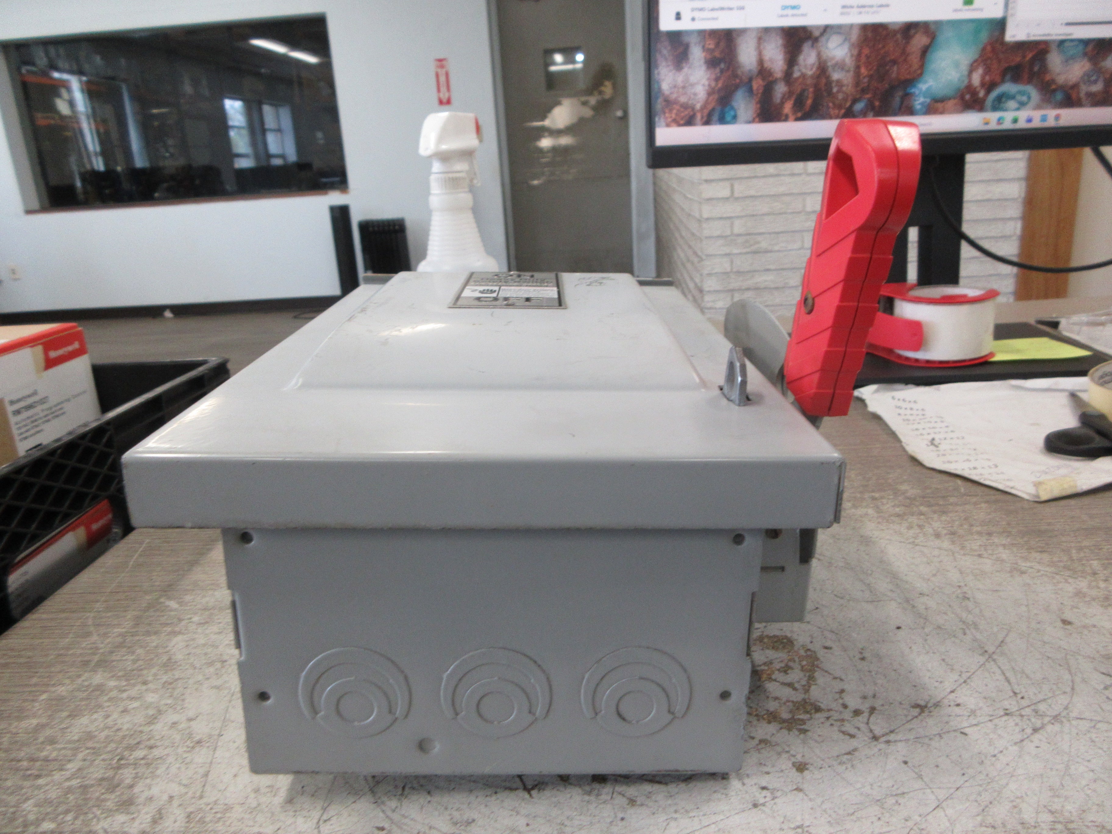 Siemens Non-Fusible 3R Safety Switch/Disconnect HNF361R 30A 600V 3P Used