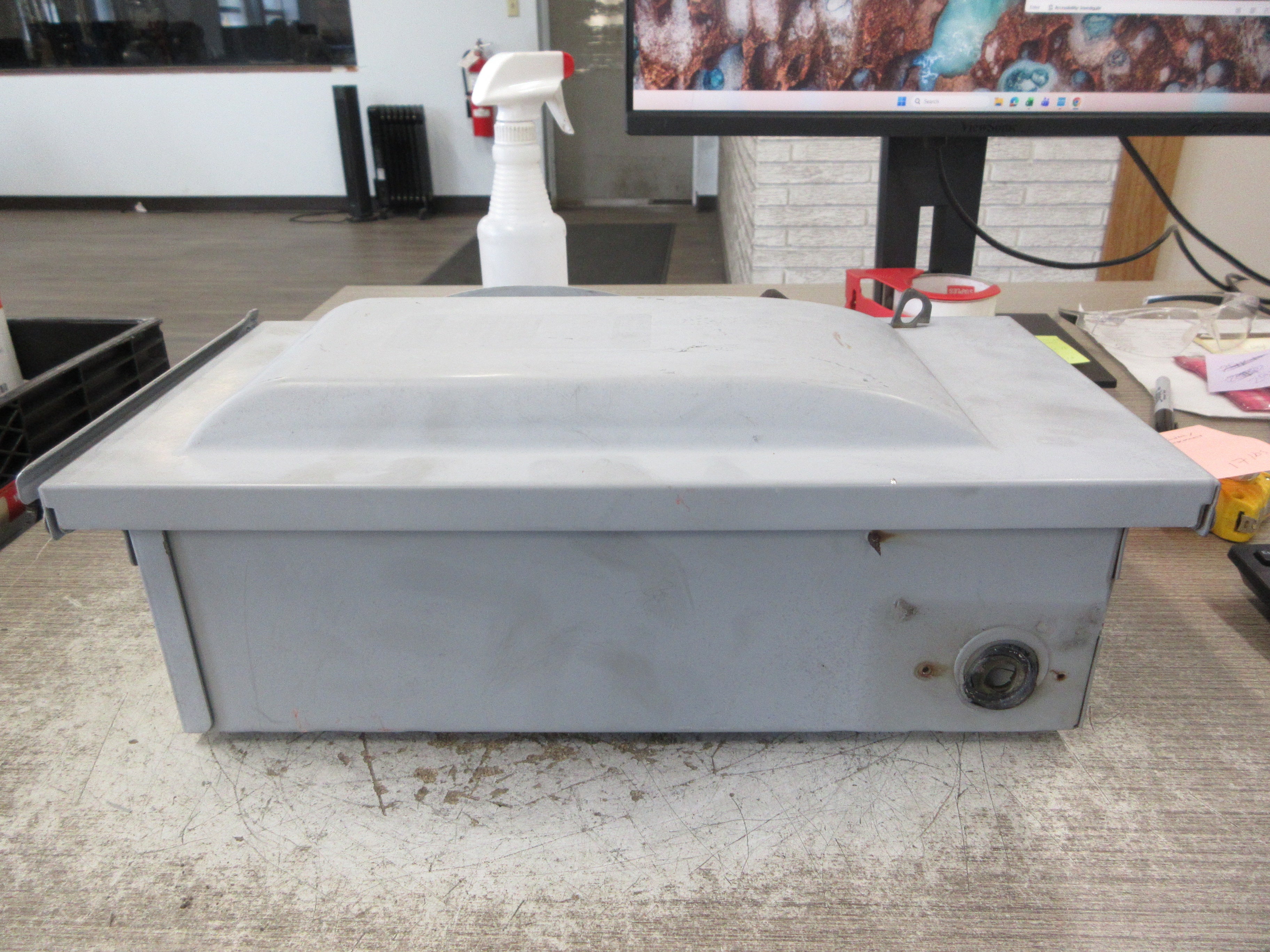 Siemens Fusible 3R Safety Switch/Disconnect GF322NR 60A 240V 3P Used