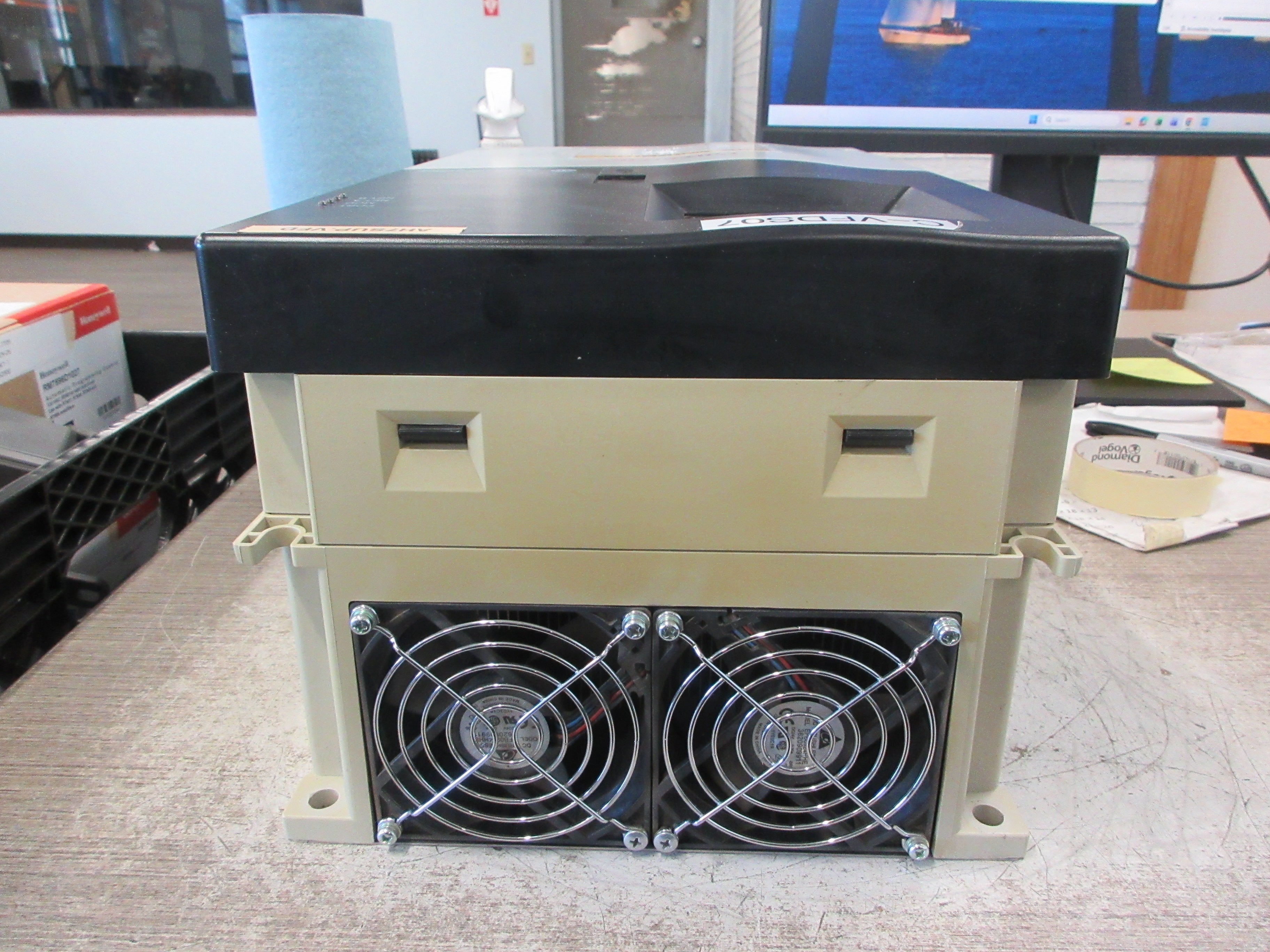 Allen-Bradley PowerFlex 400 AC Drive 22C-D045A103 Ser. A 30HP 3Ph Used