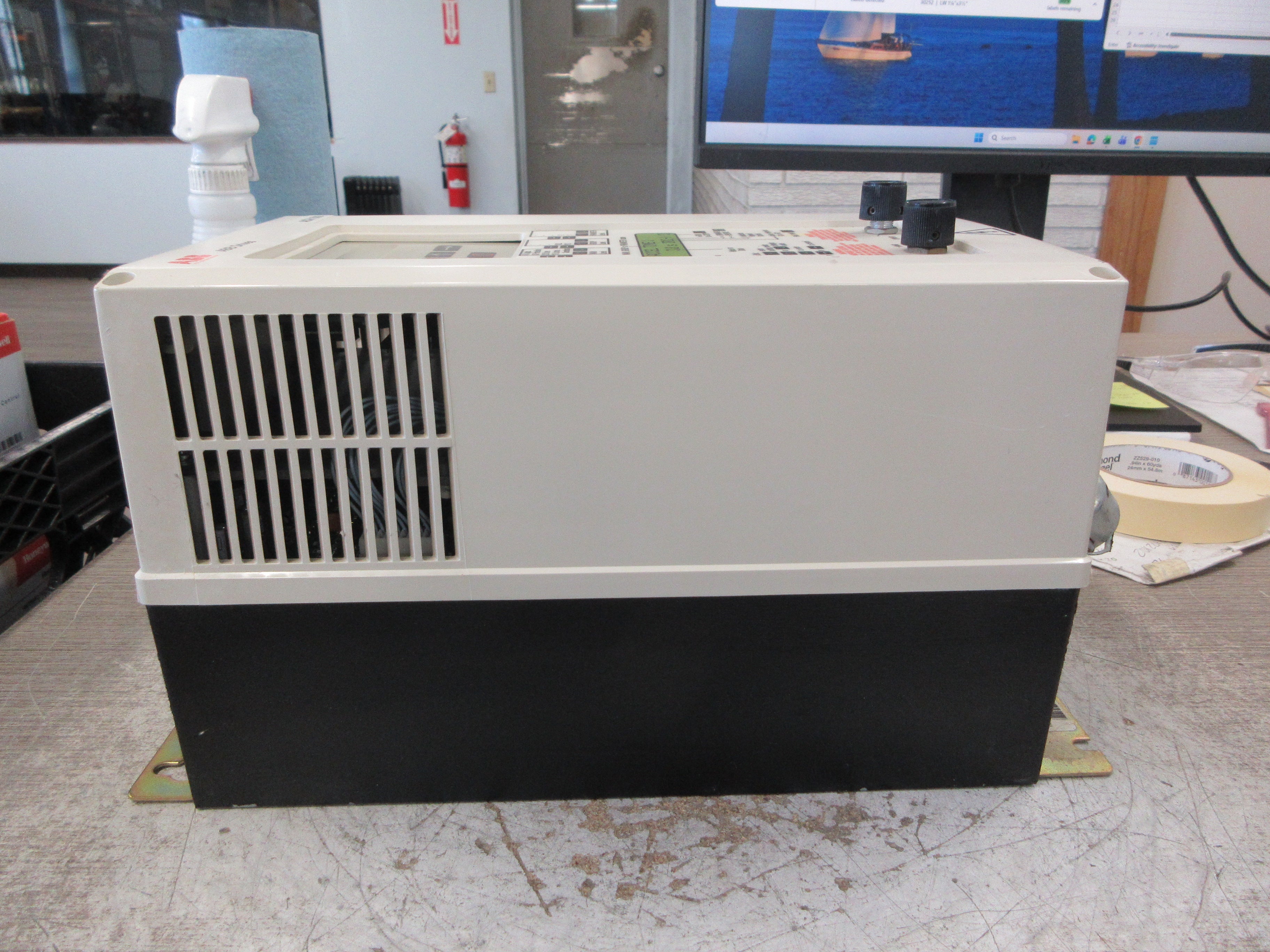 ABB ACH 500 AC Drive ACH501-002-2-00P2 2HP 3Ph *(2) Cracked Corners* Used