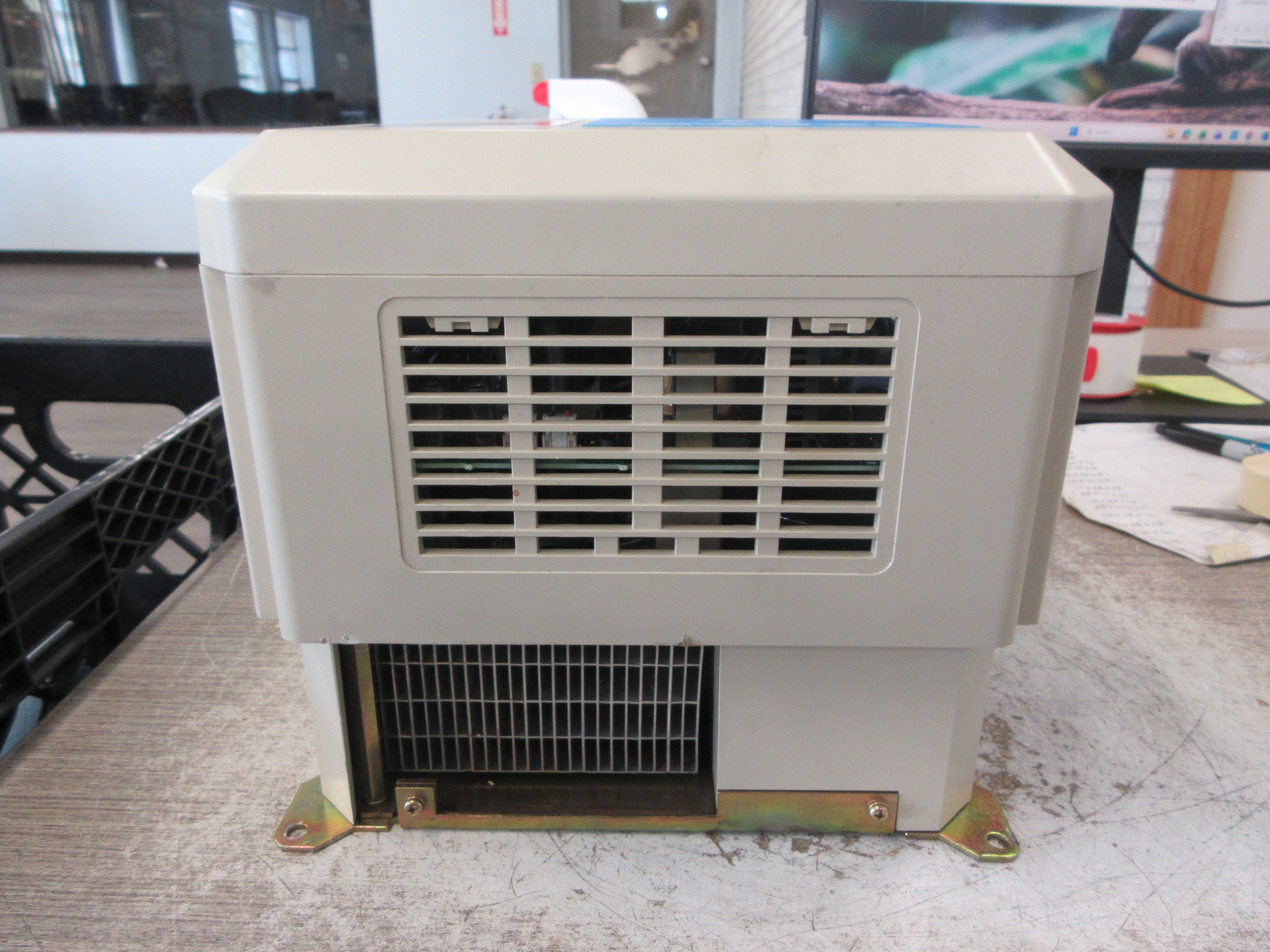 IDM Controls P5 Series AC Drive CIMR-P5U2011 20HP 3Ph Used